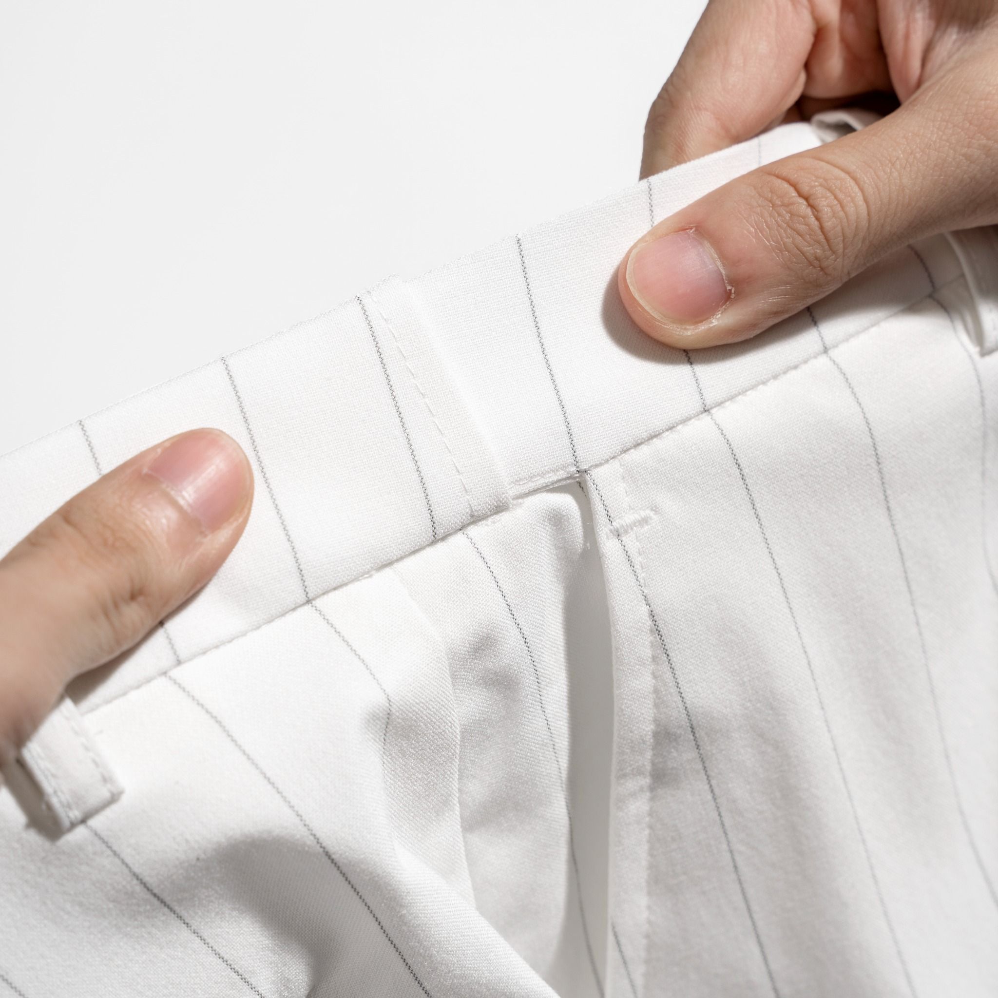 Quần Short Tây Sọc Trắng