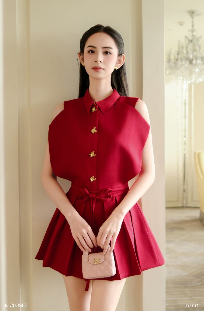  ĐẦM CỔ BẺ SÁT NÁCH CHÂN XẾP LY NÚT HOA K CLOSET D2017 