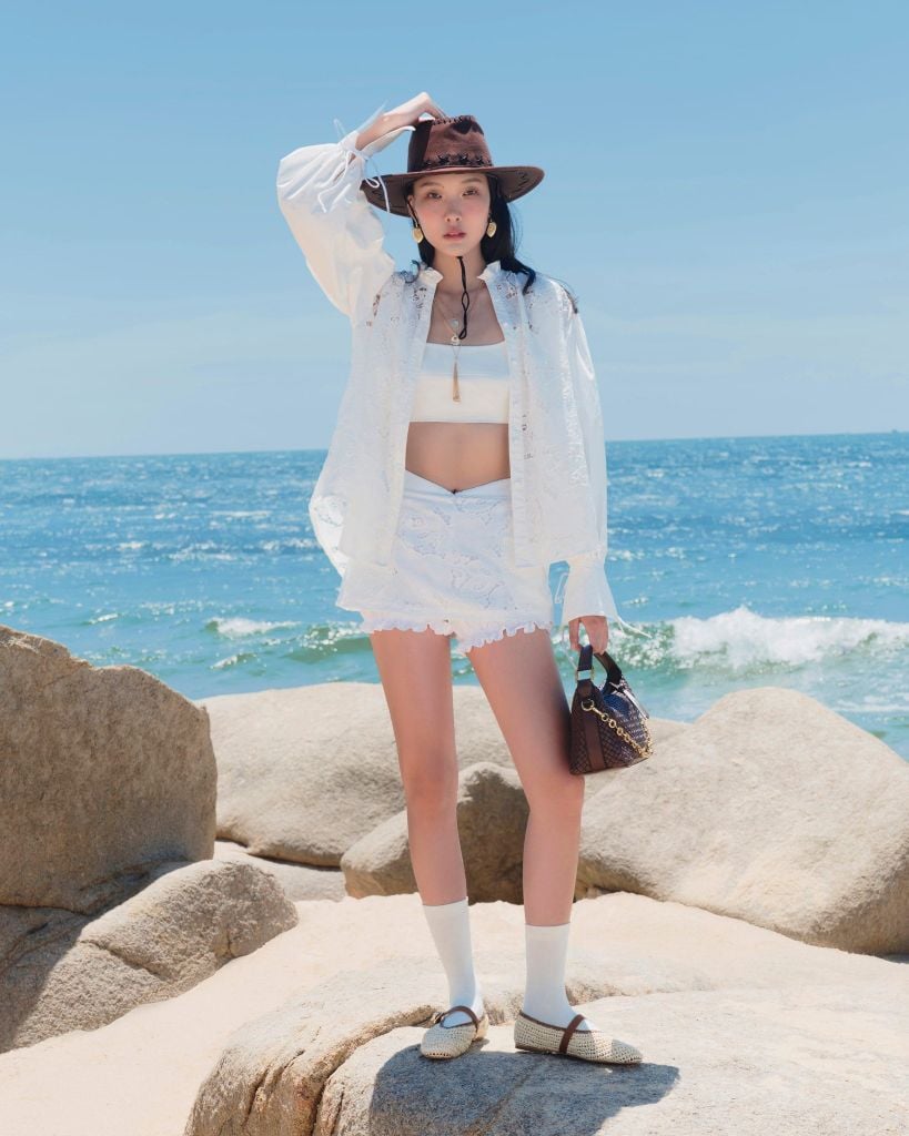  K Closet Embroidery White Set 