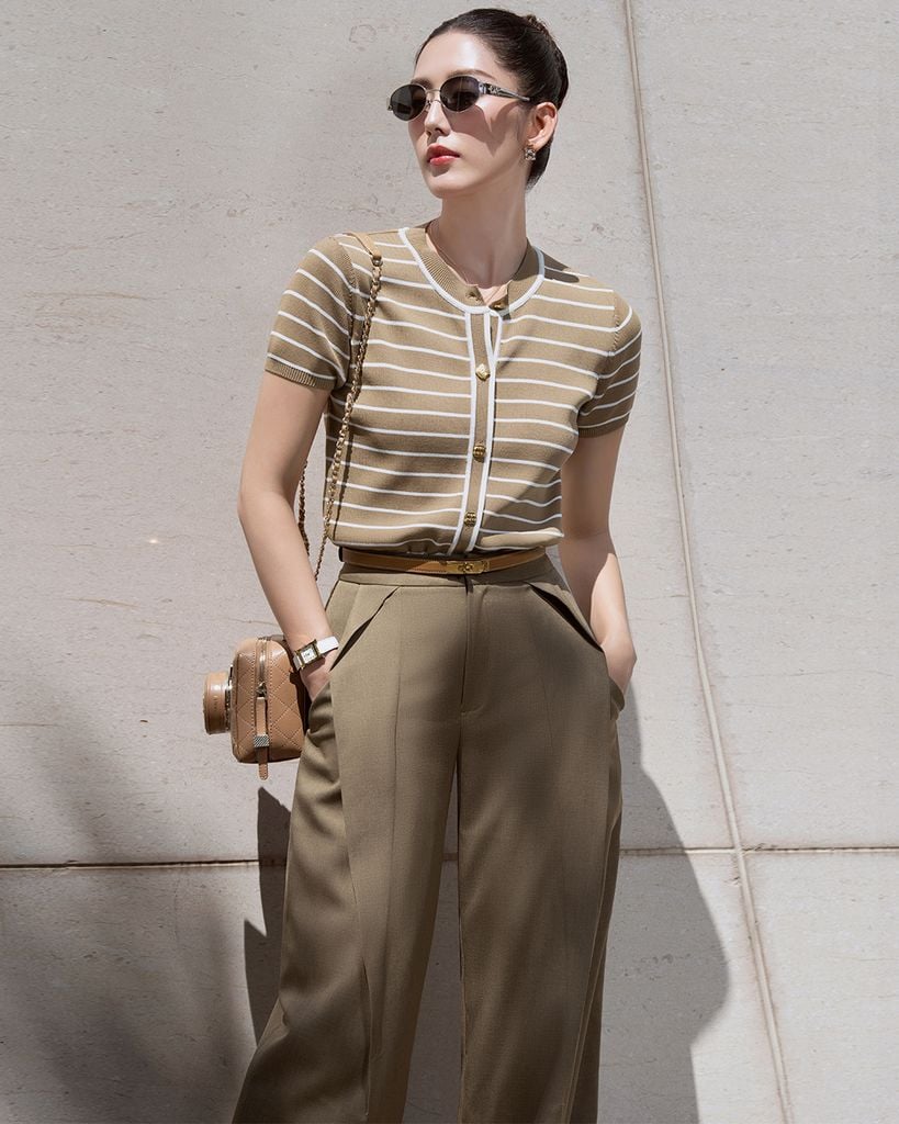  ÁO DỆT KIM SỌC NGANG CỔ TRÒN NÚT GIỮA K CLOSET A1033 