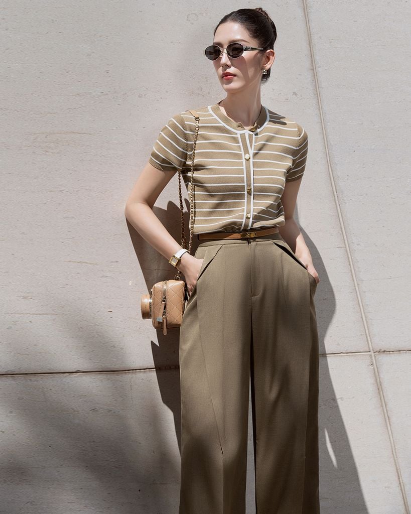  ÁO DỆT KIM SỌC NGANG CỔ TRÒN NÚT GIỮA K CLOSET A1033 