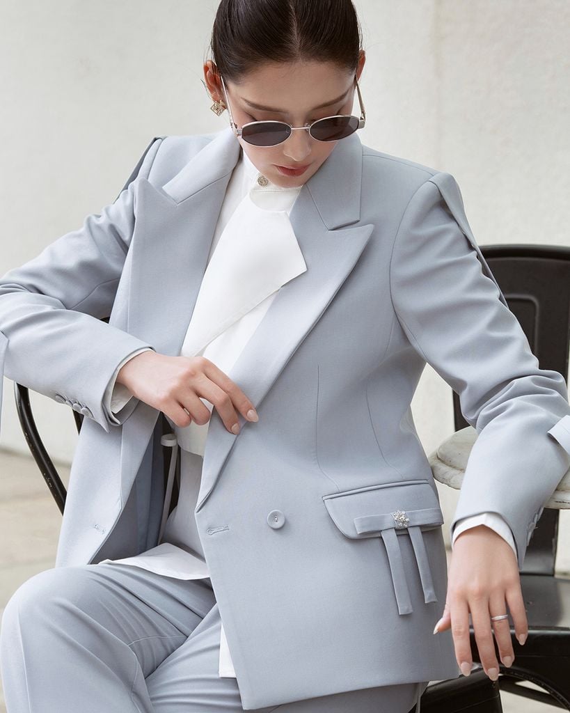  ÁO BLAZER TÚI NẮP ĐÍNH 1 BÊN NƠ K CLOSET A2016 