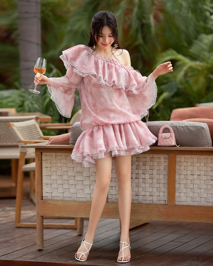  ĐẦM BABYDOLL LỆCH VAI ĐAN DÂY K CLOSET D2011 