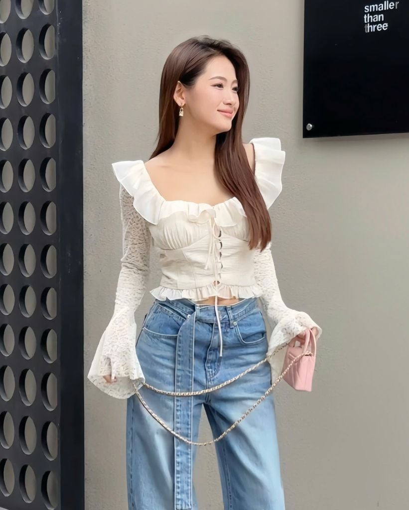  ÁO CỔ VUÔNG BÈO TAY DÀI ỐNG LOE K CLOSET A1025 