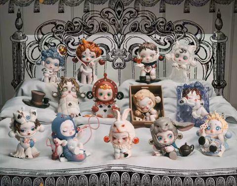  Blindbox mô hình SkullPanda Wonderland - Pop Mart 