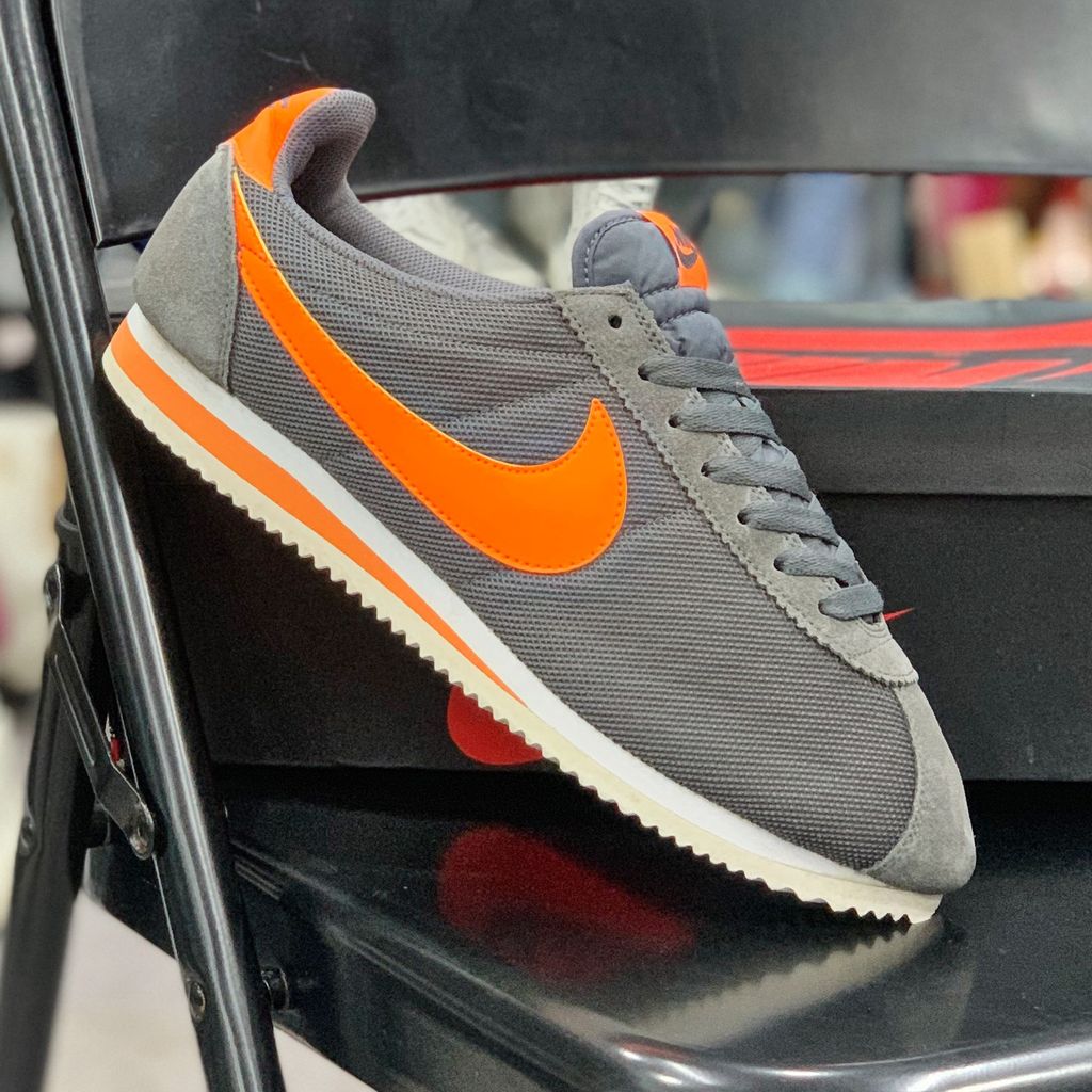 NIKE Cortez 44 V2R Store