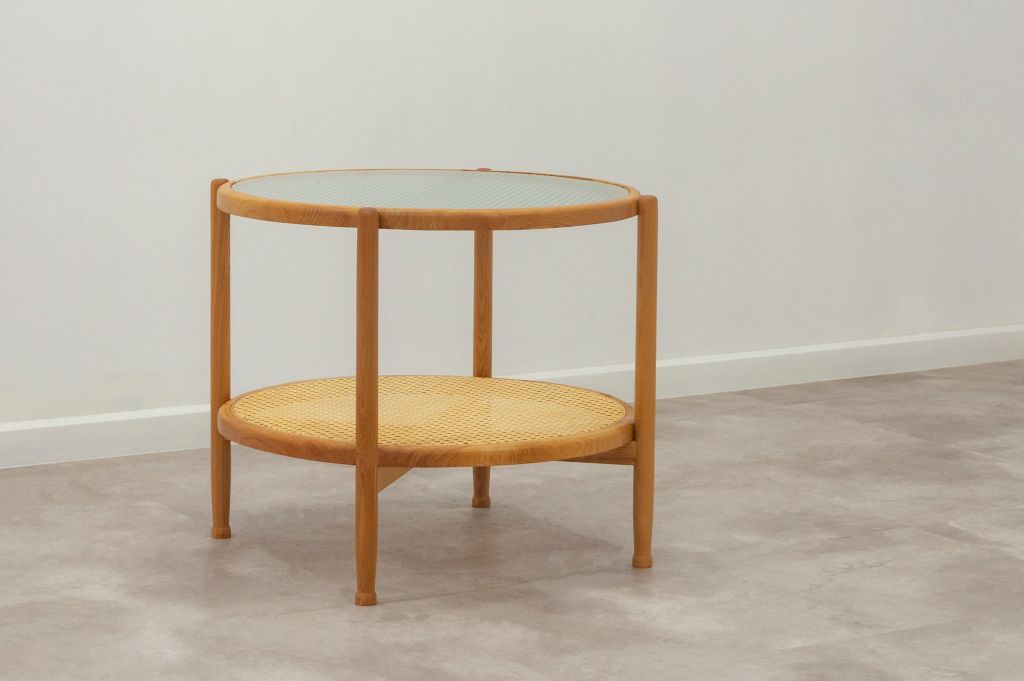 Bàn sofa tròn gỗ mặt kính | LINTON