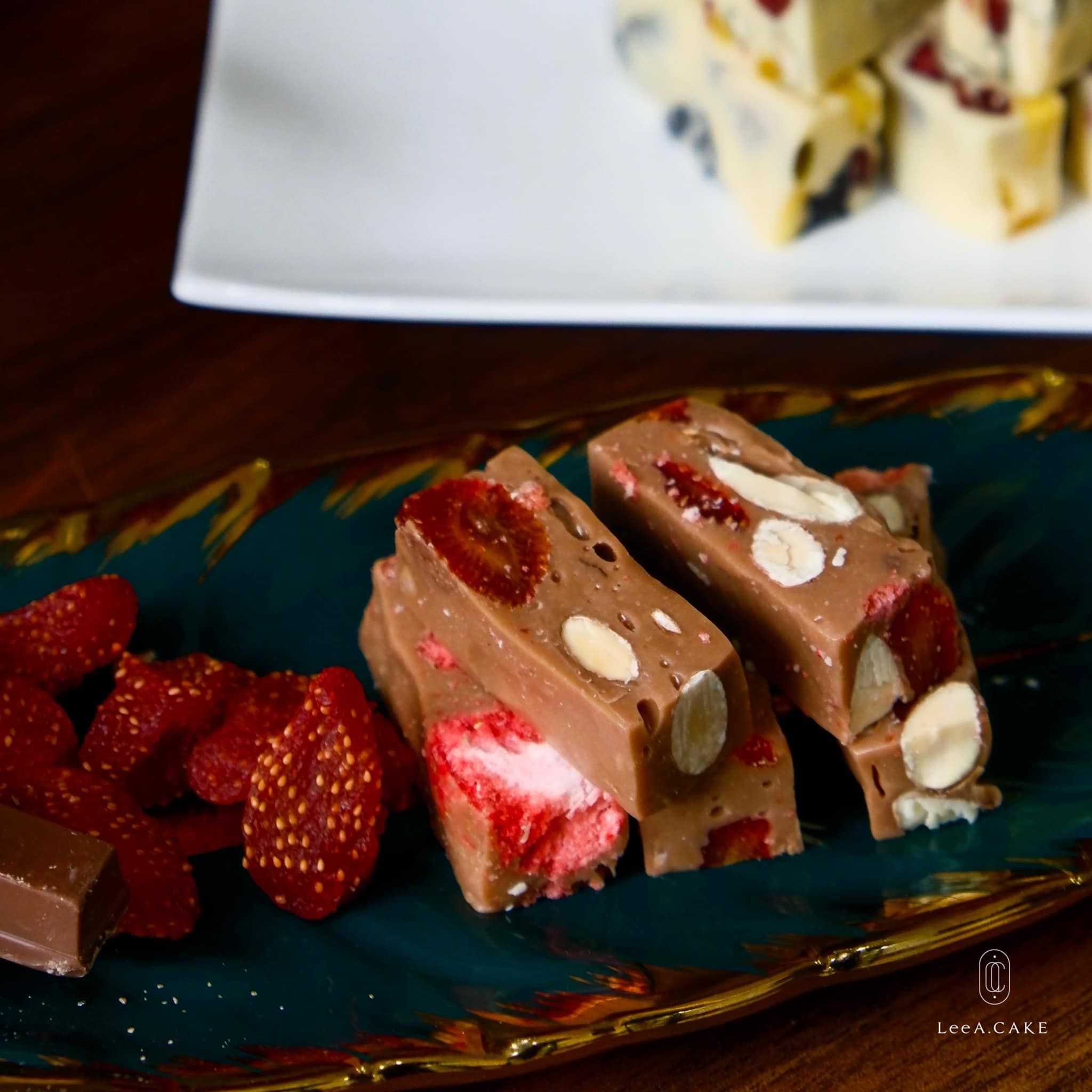  Nougat Vị Chocolate Dâu Tây  ( Hộp 260g ) 