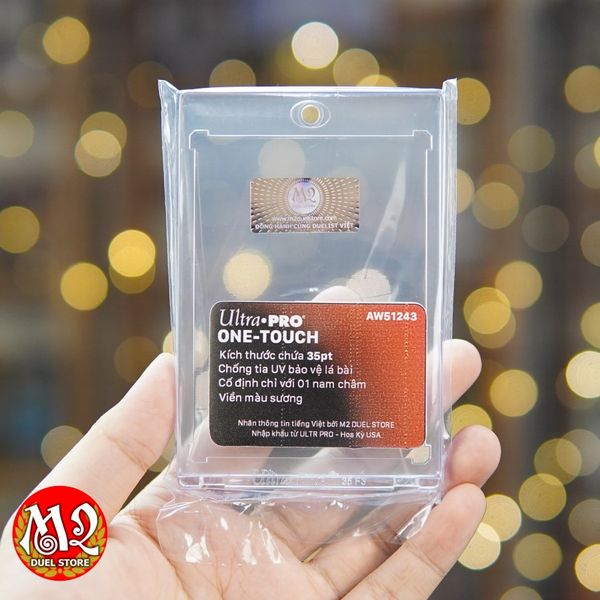 Hộp bảo vệ và Đế trưng bày Magnetic Card Case One Touch 35pt BLACK BORDER - Chính hãng Ultra Pro