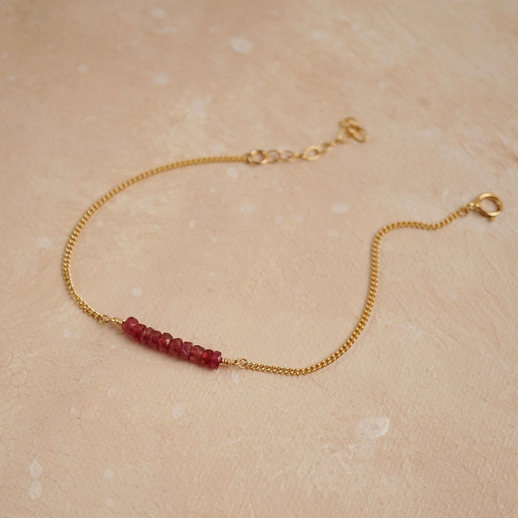  RUBY STONE BAR SILKY BRACELET 