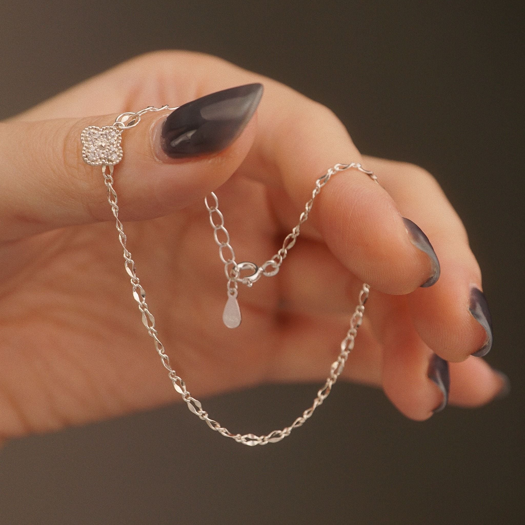  DAISY CLOVER LEAF TWIST SERPENTINE CHAIN BRACELET (S) 
