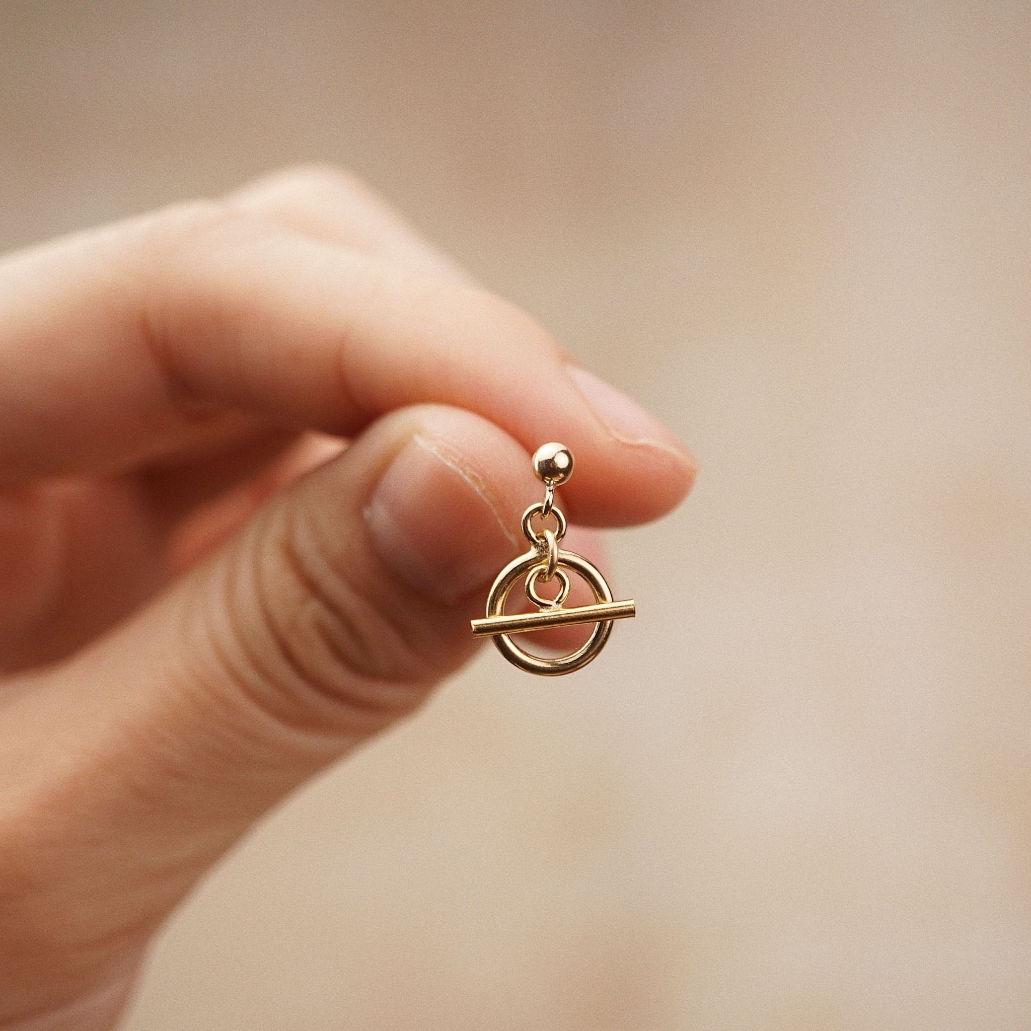 TOGGLE DROP EARRINGS 