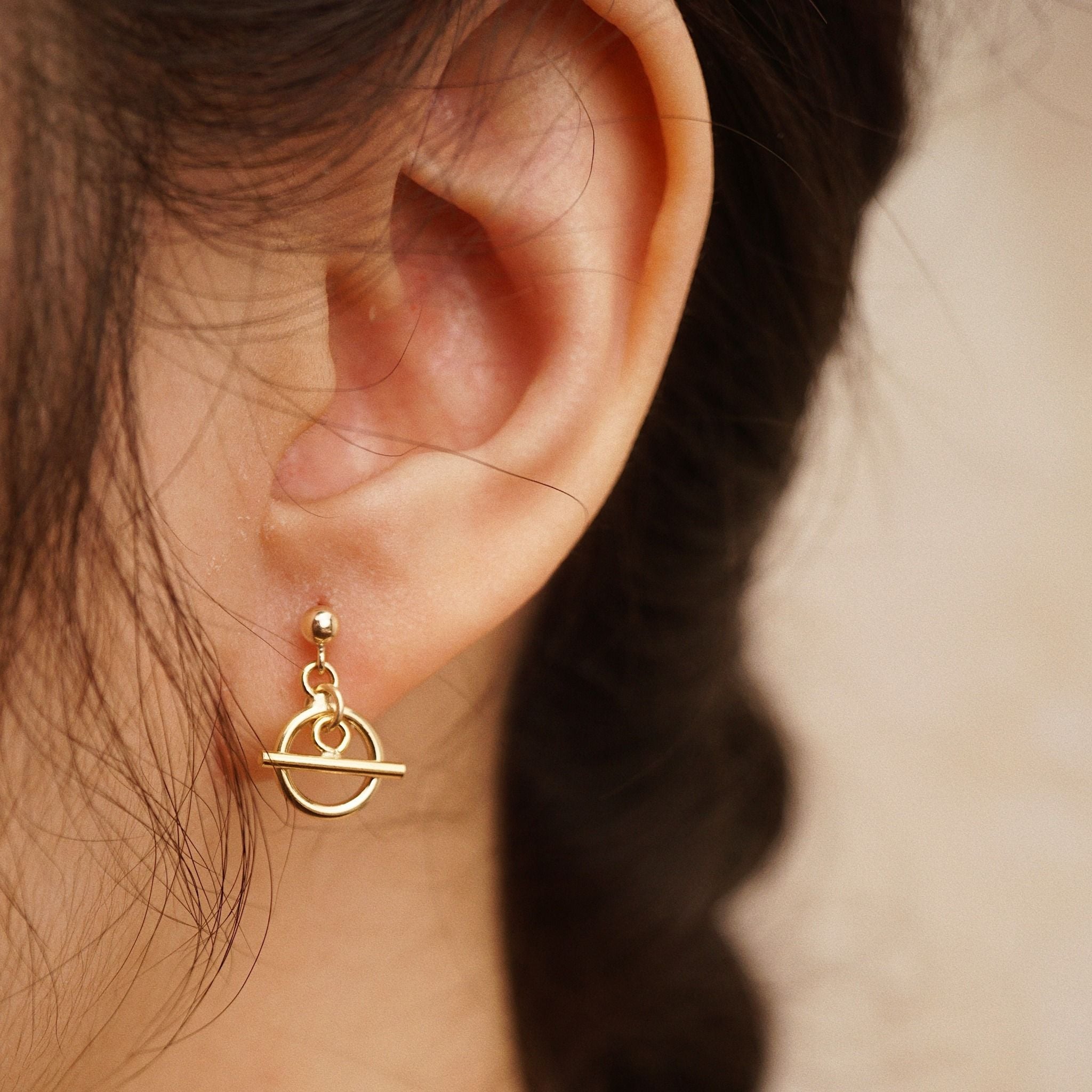  TOGGLE DROP EARRINGS 
