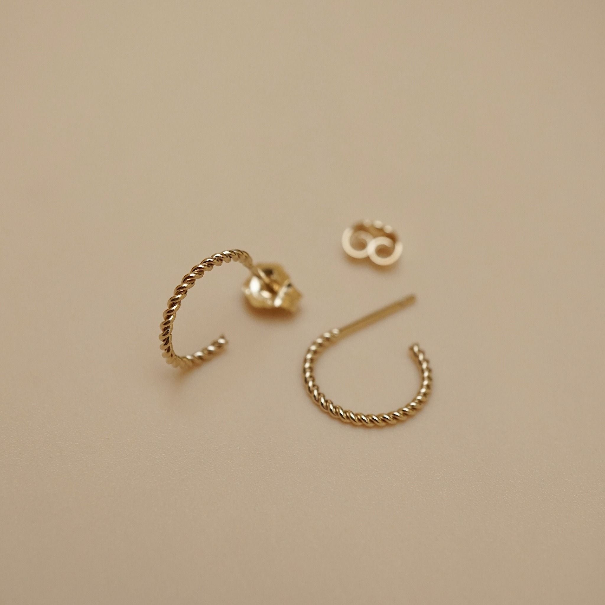 TWIST OPEN HOOP EARRINGS 