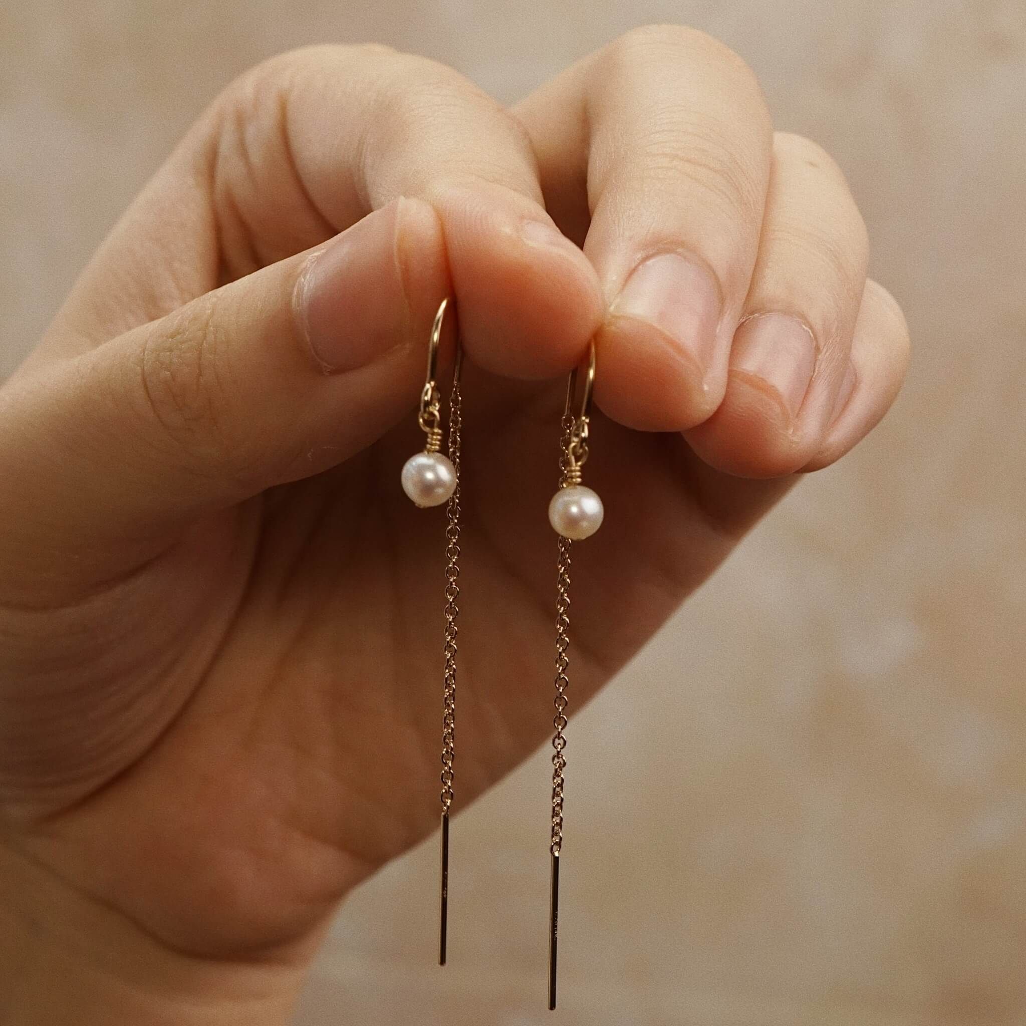  PEARL - HOOP & U SHAPE EARRINGS 