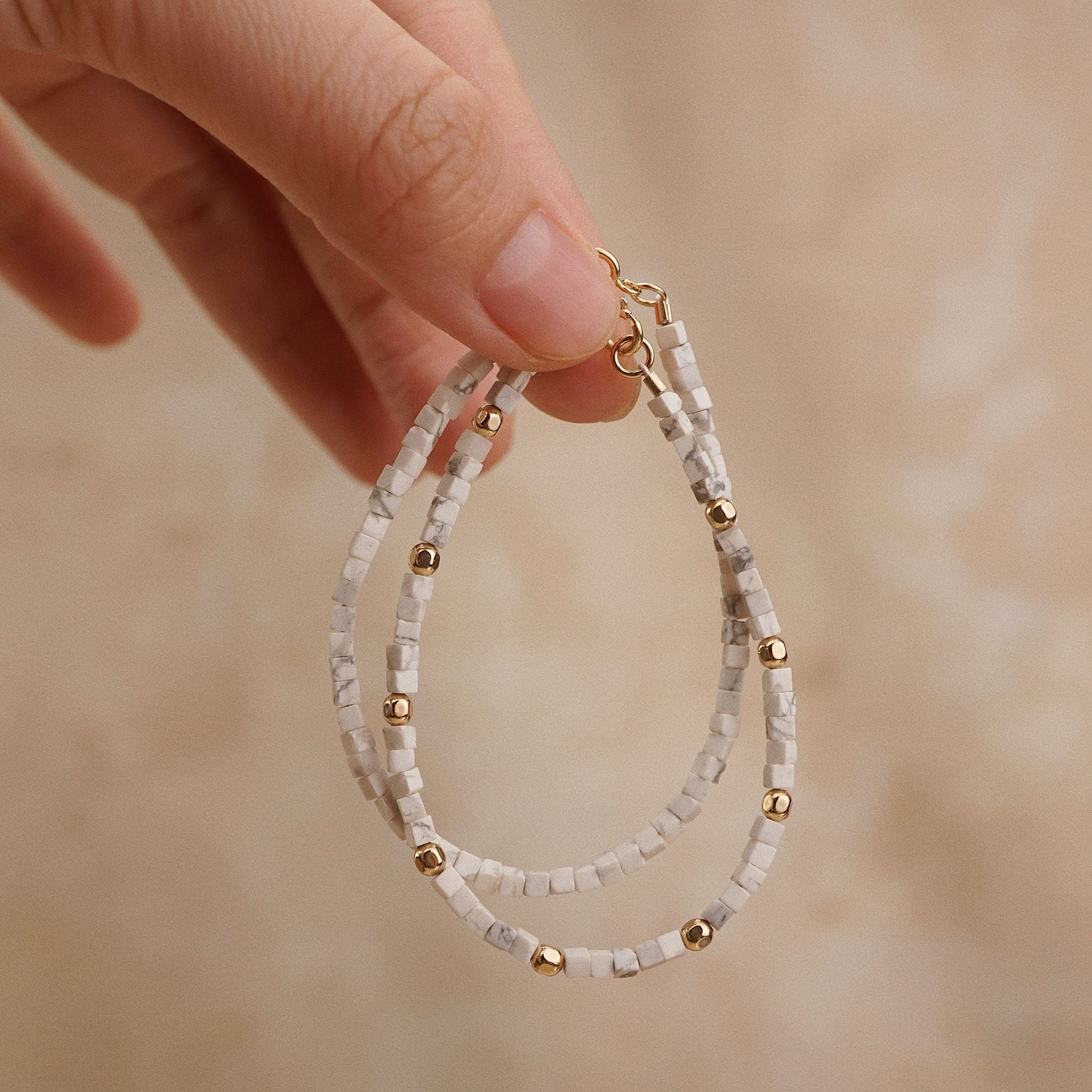  HOWLITE STONE BRACELET 