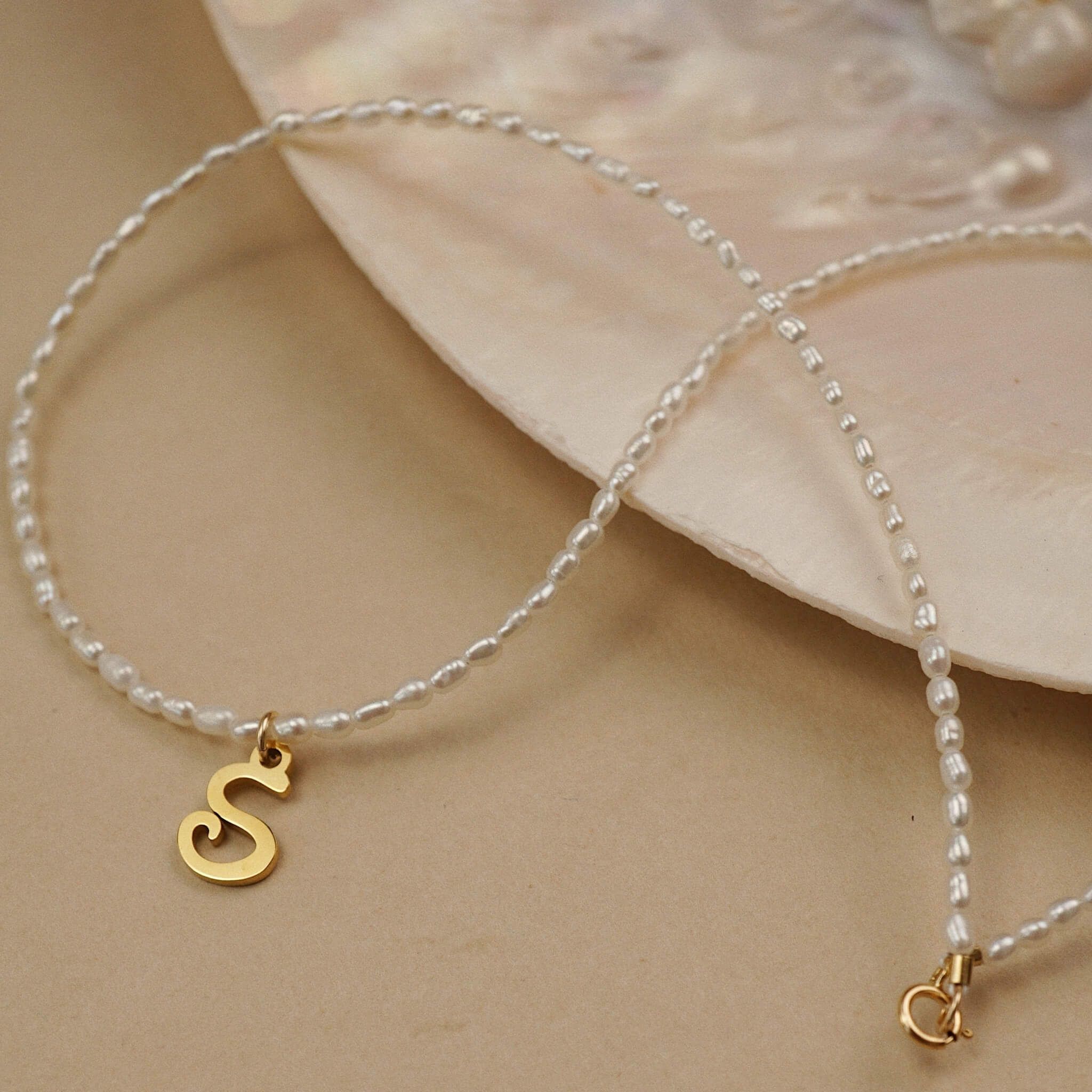  ITALIC SCRIPT LETTER - RICE SHAPE PEARL CHOKER NECKLACE 