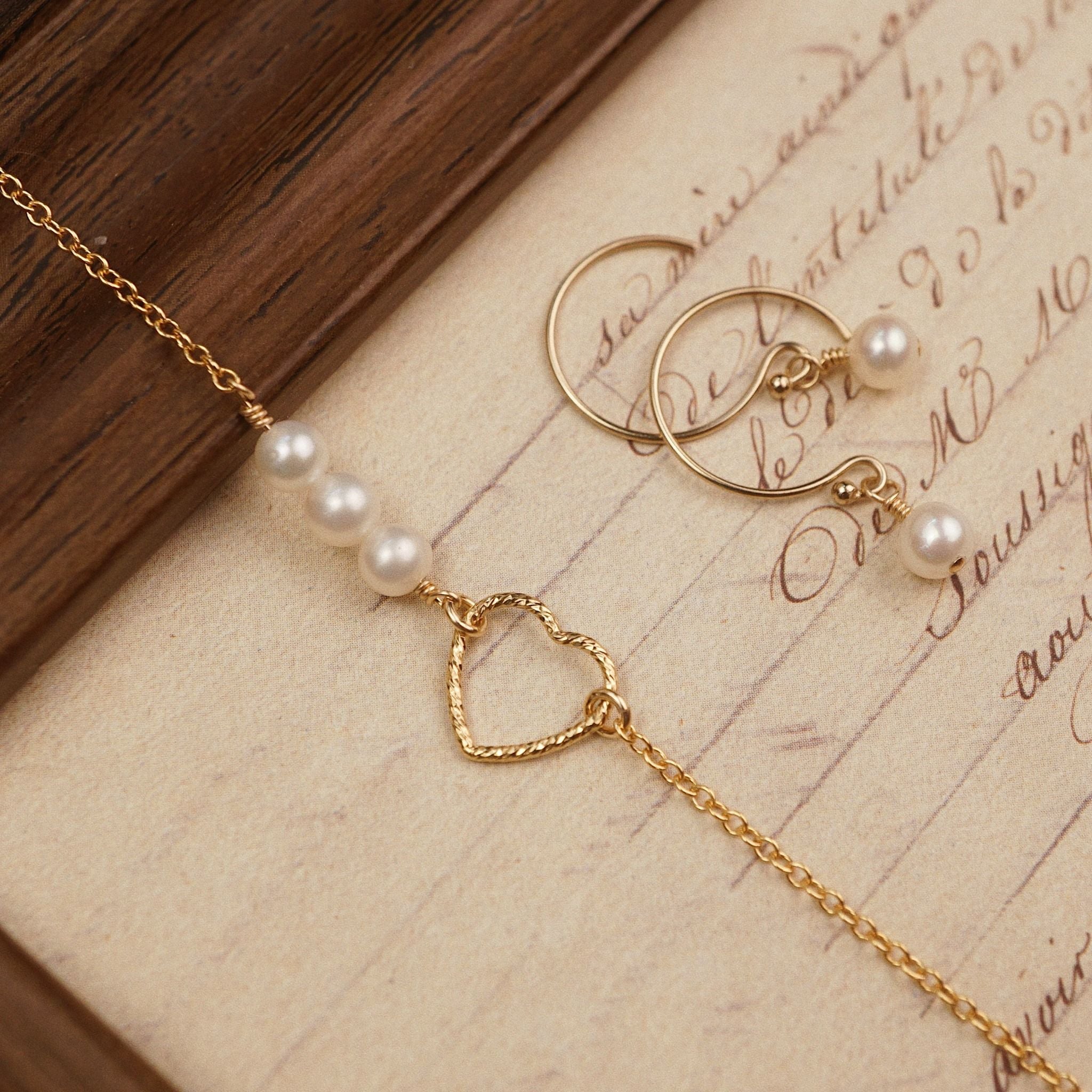  ROUND PEARL OPEN HOOP EARRINGS 