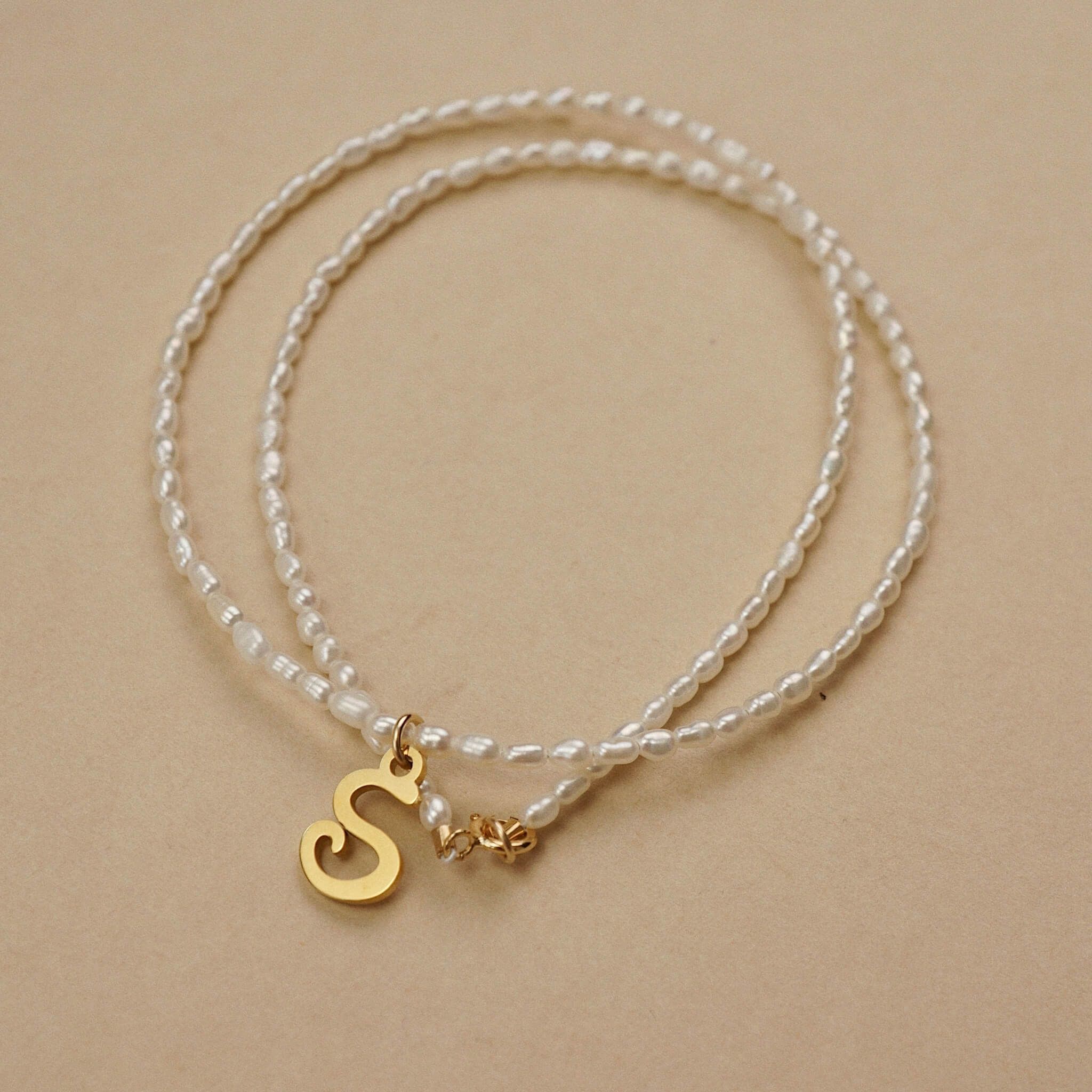 ITALIC SCRIPT LETTER - RICE SHAPE PEARL CHOKER NECKLACE 