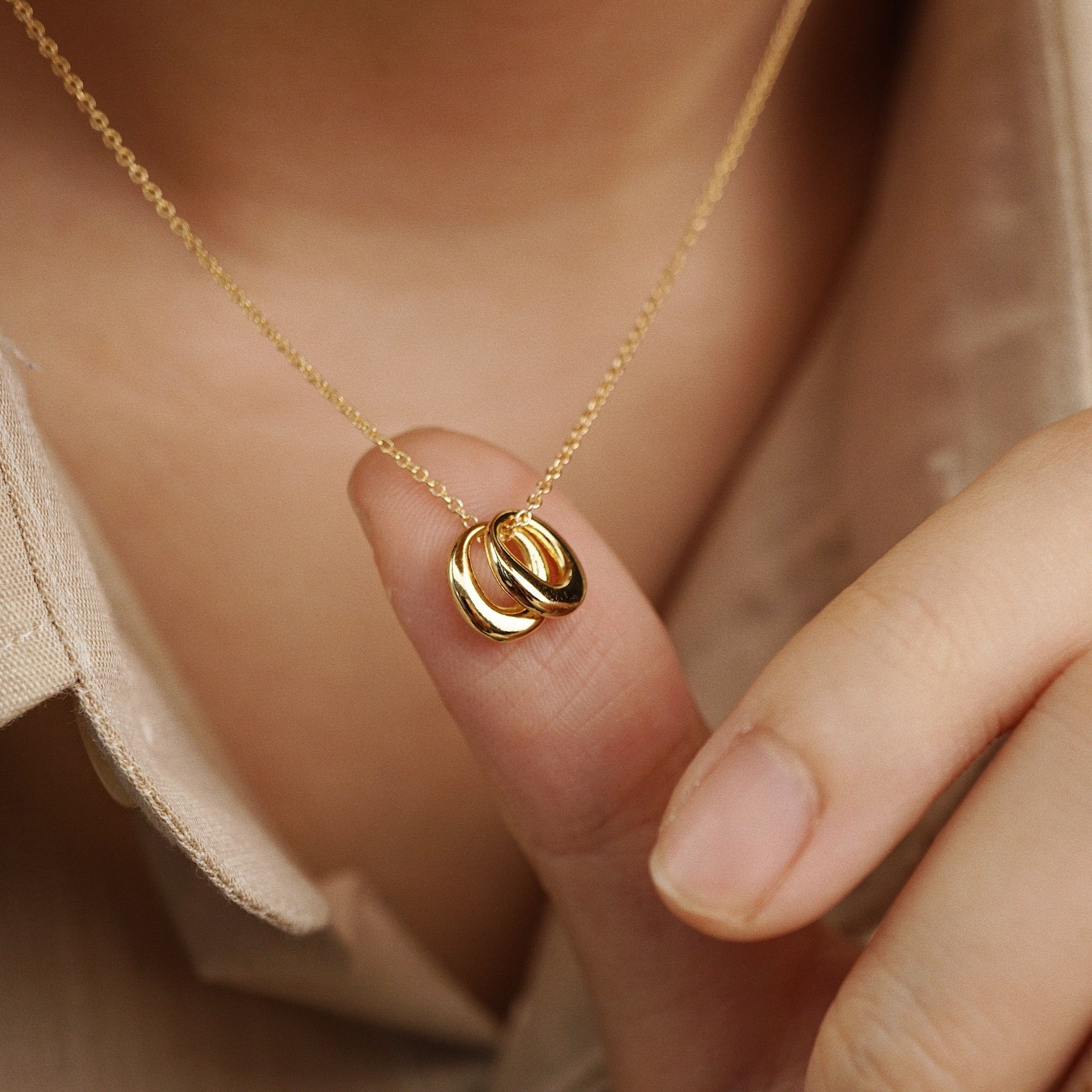  DOUBLE HOOP NECKLACE 