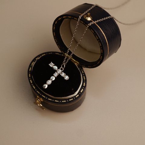 COLOR LETTER NECKLACE (S)