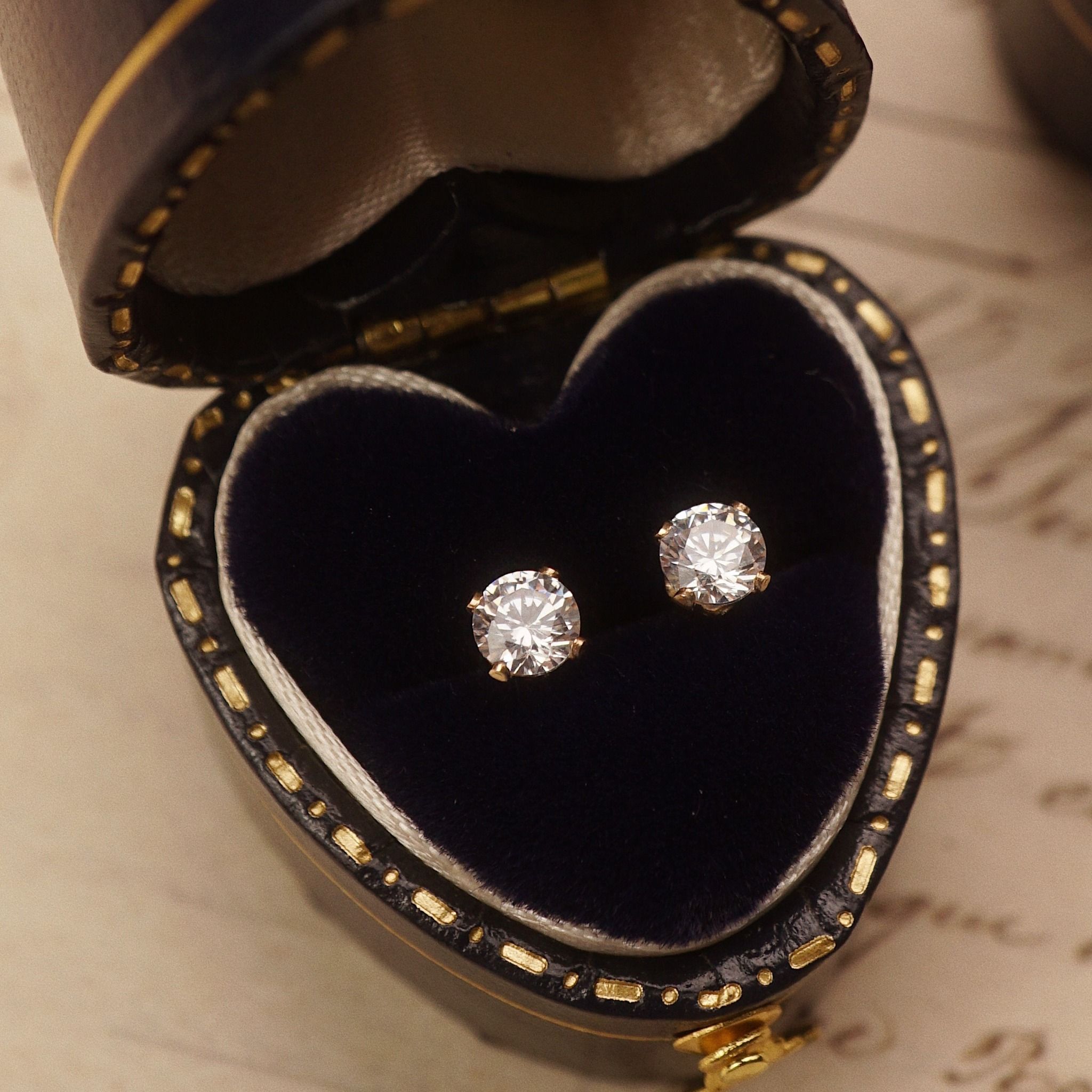  STONE STUD EARRINGS 