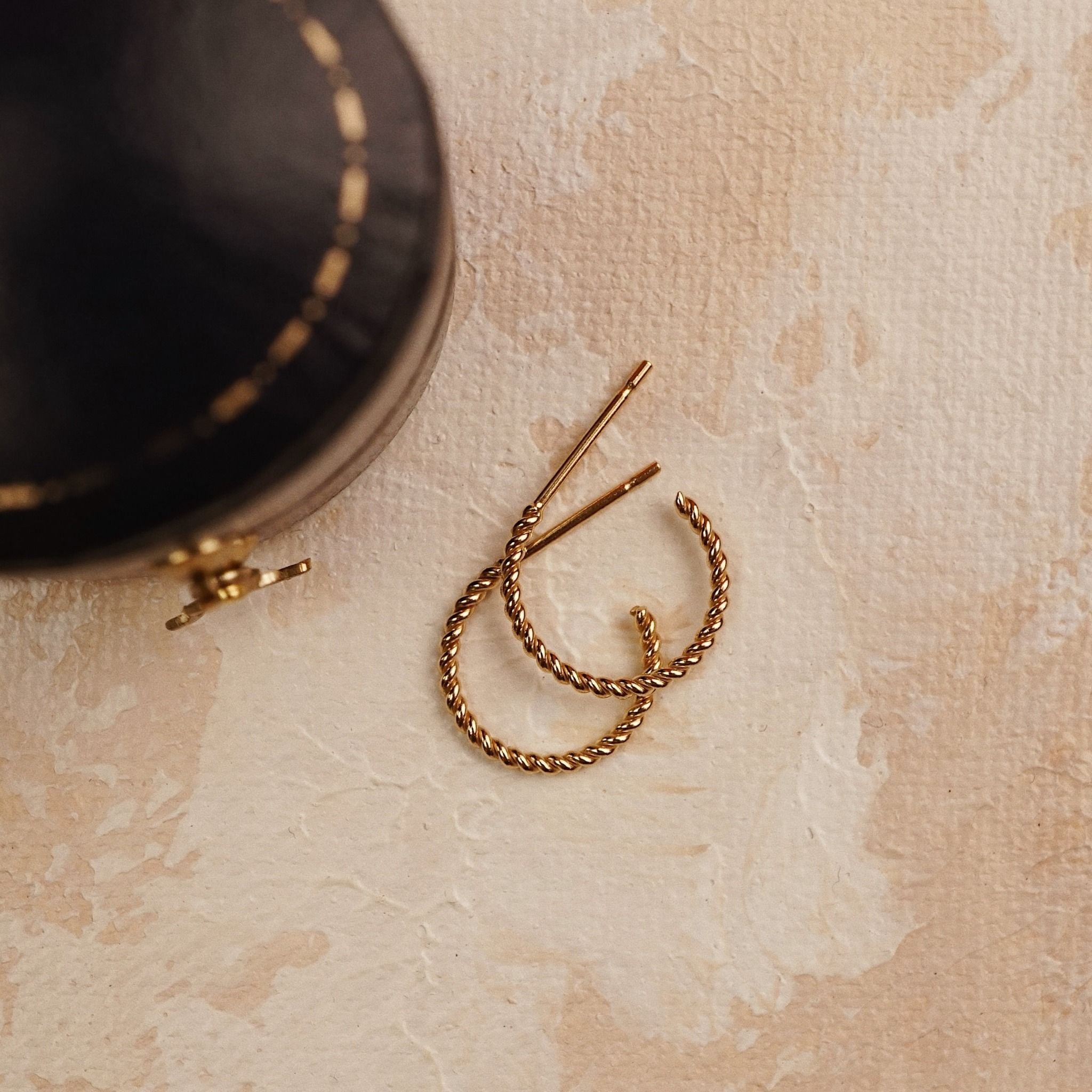  TWIST OPEN HOOP EARRINGS 