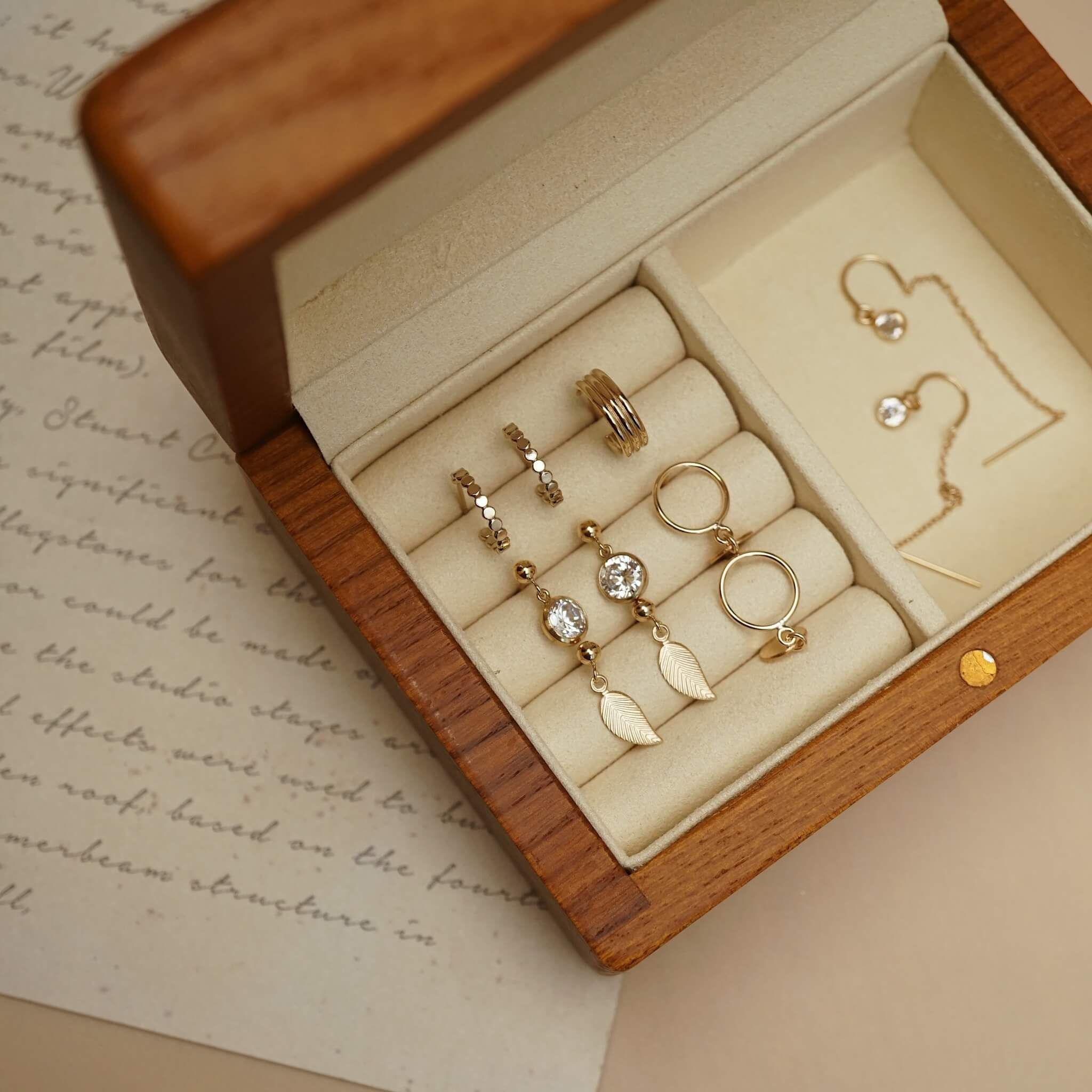  MINI DISC CIRCLE STUD EARRINGS 