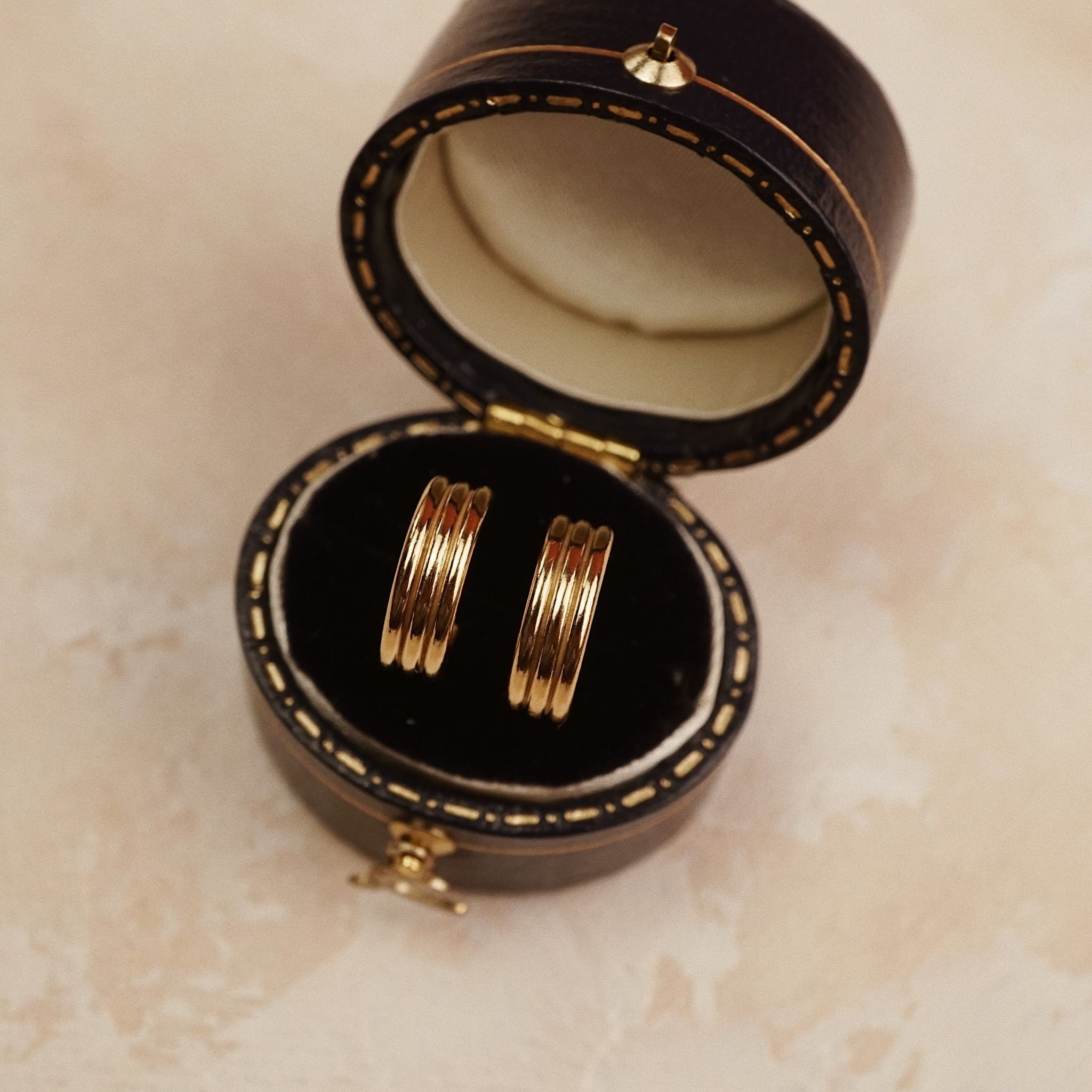  TRIPLE LINE OPEN HOOP EARRINGS 