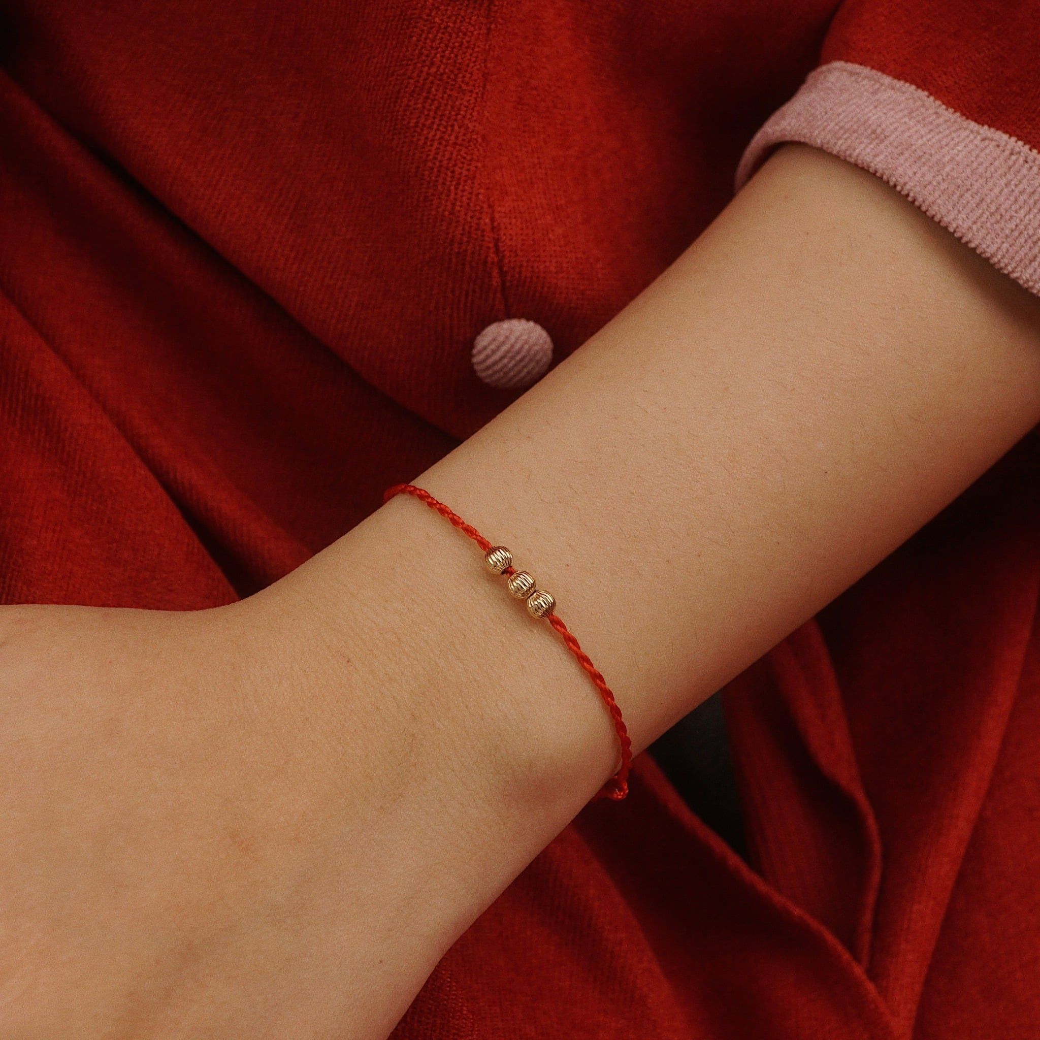  TRIPLE ORBIT RED LUCKY STRING BRACELET 