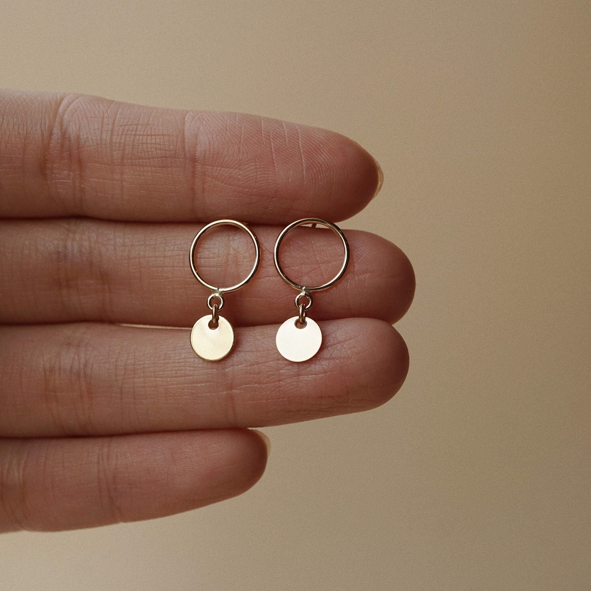  MINI DISC CIRCLE STUD EARRINGS 
