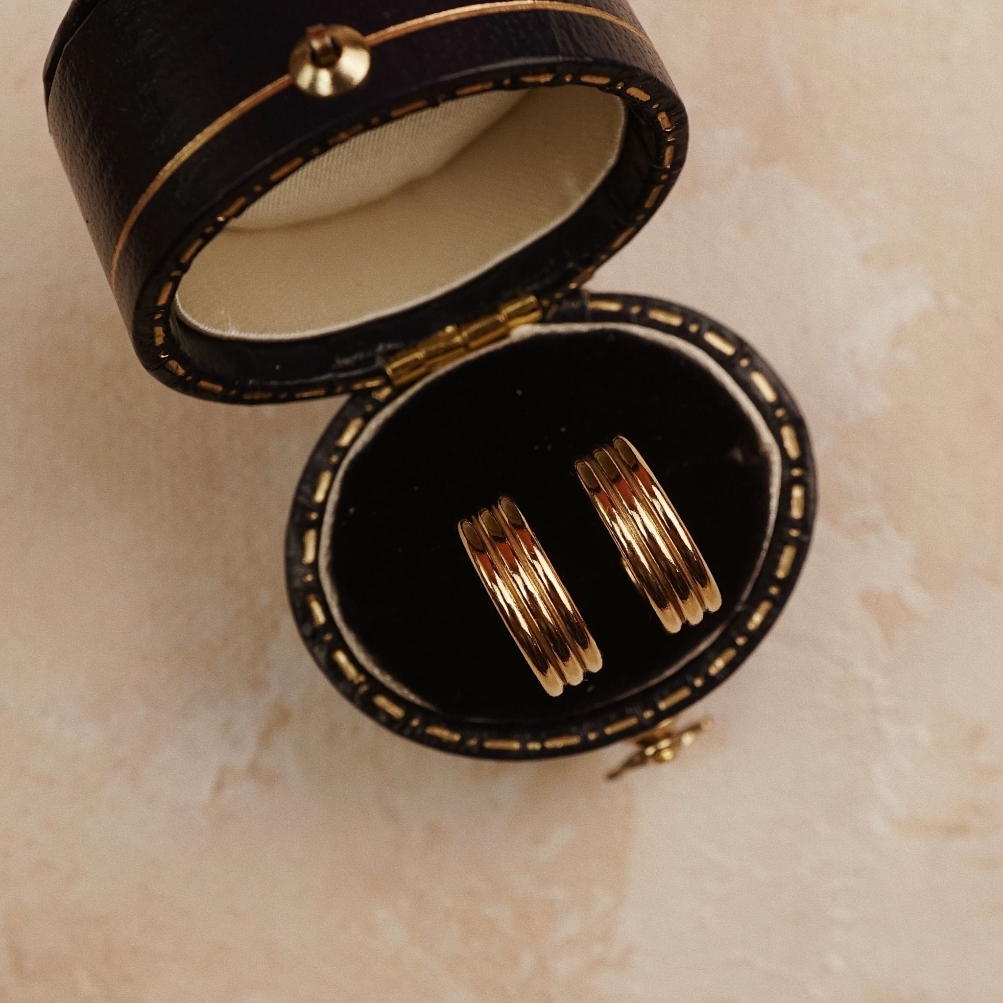  TRIPLE LINE OPEN HOOP EARRINGS 