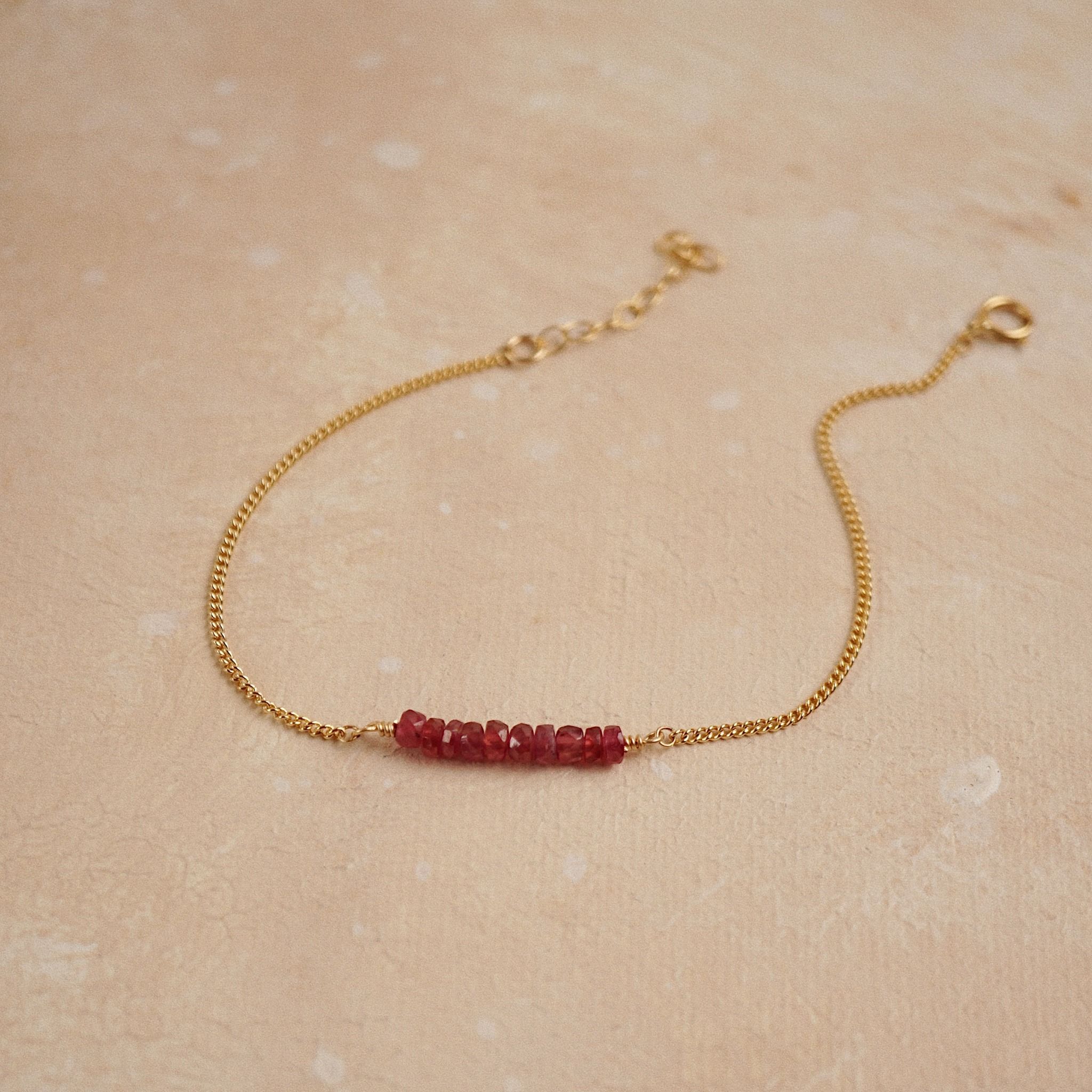  RUBY STONE BAR SILKY BRACELET 