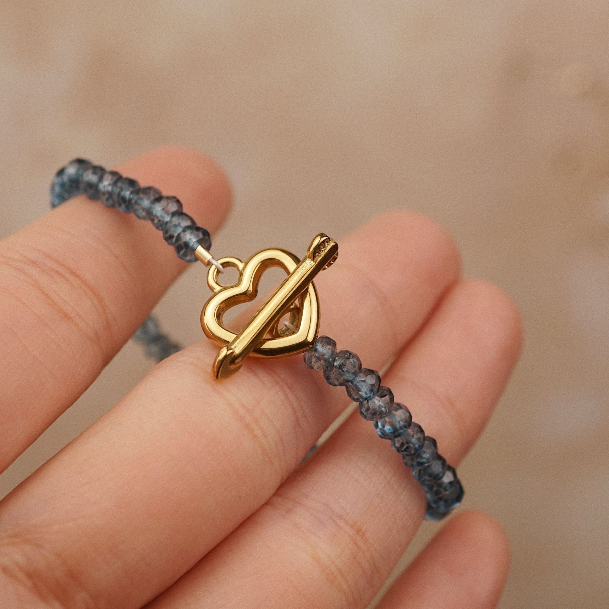  CUPID CLASP TOPAZ BRACELET 
