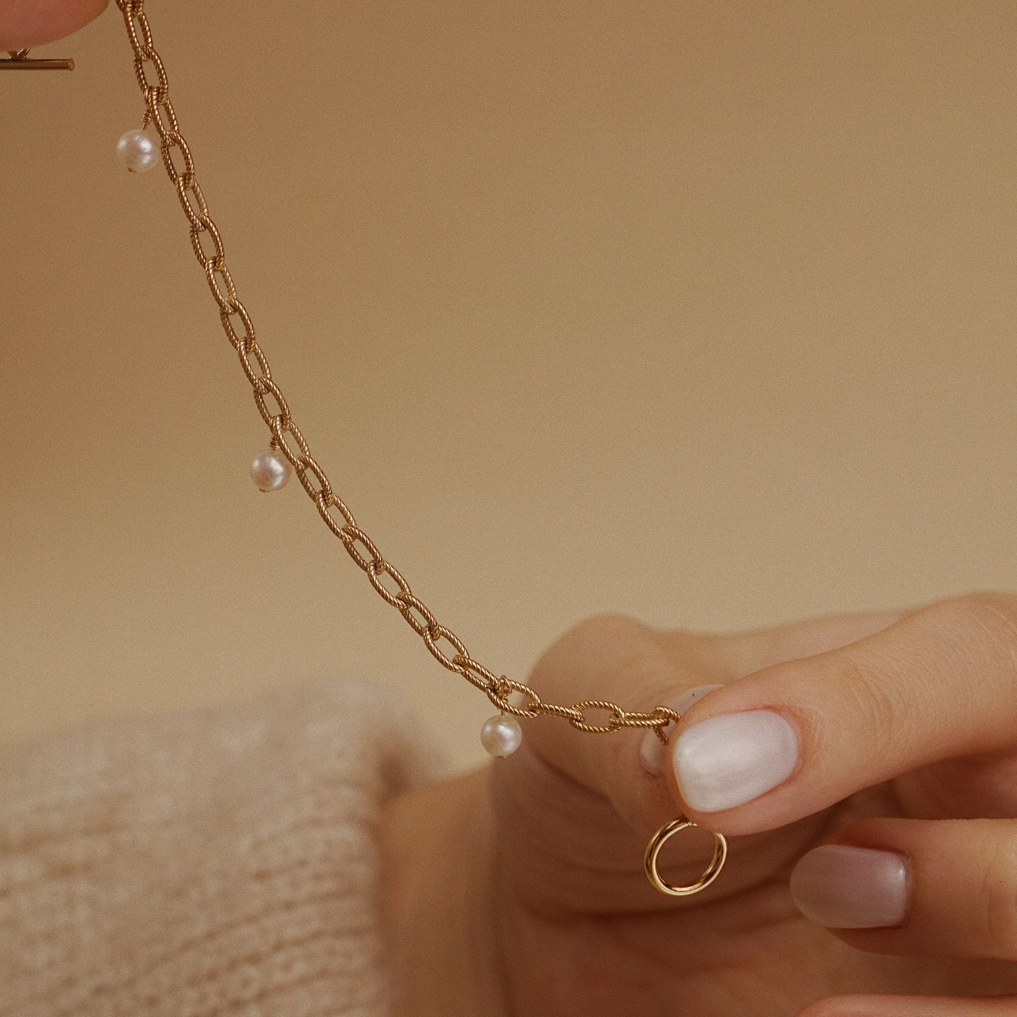  TRIO PEARL TOGGLE CLASP OVAL CABLE BRACELET 