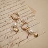  SHELL PEARL BOLD HOOP EARRINGS 