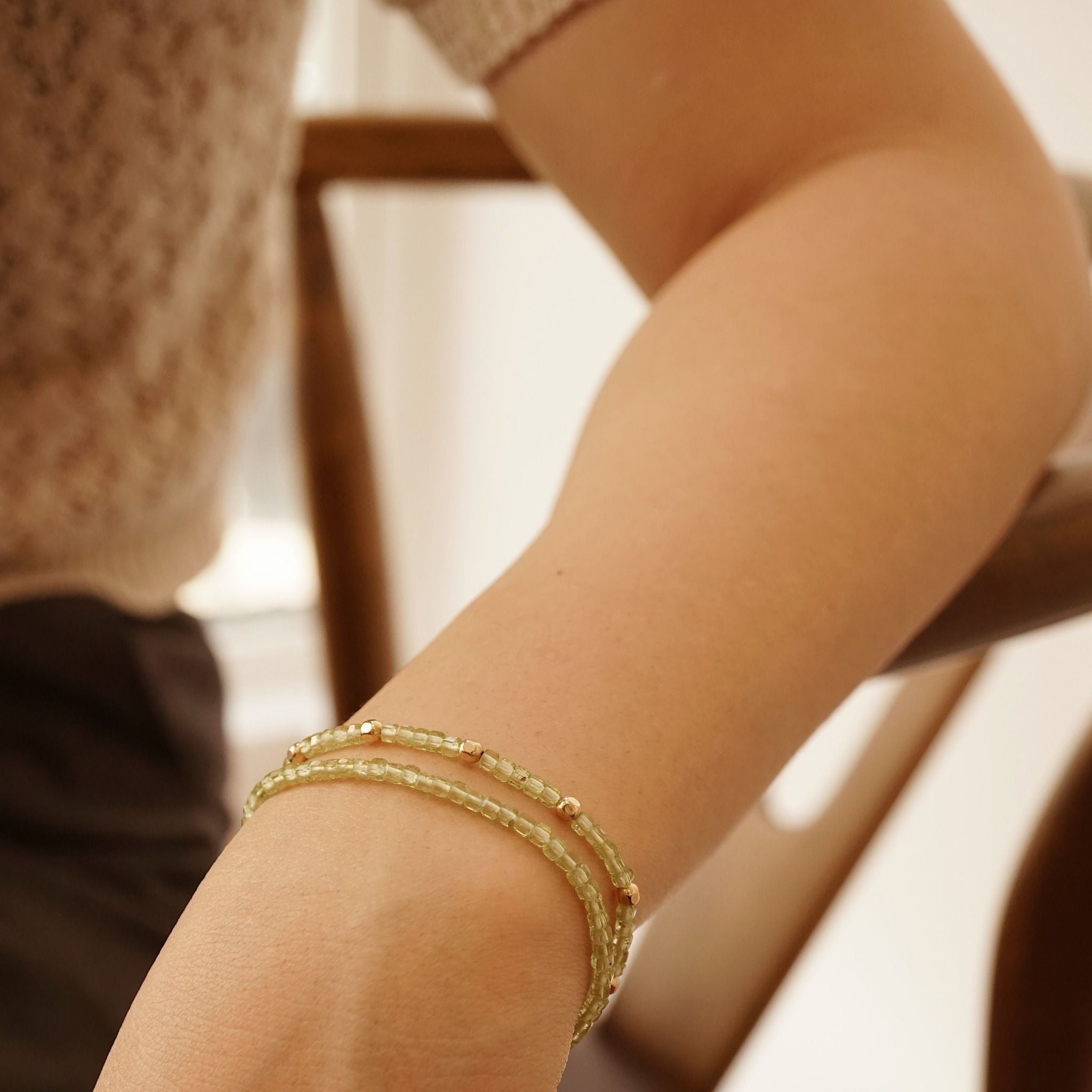  PERIDOT STONE BRACELET 