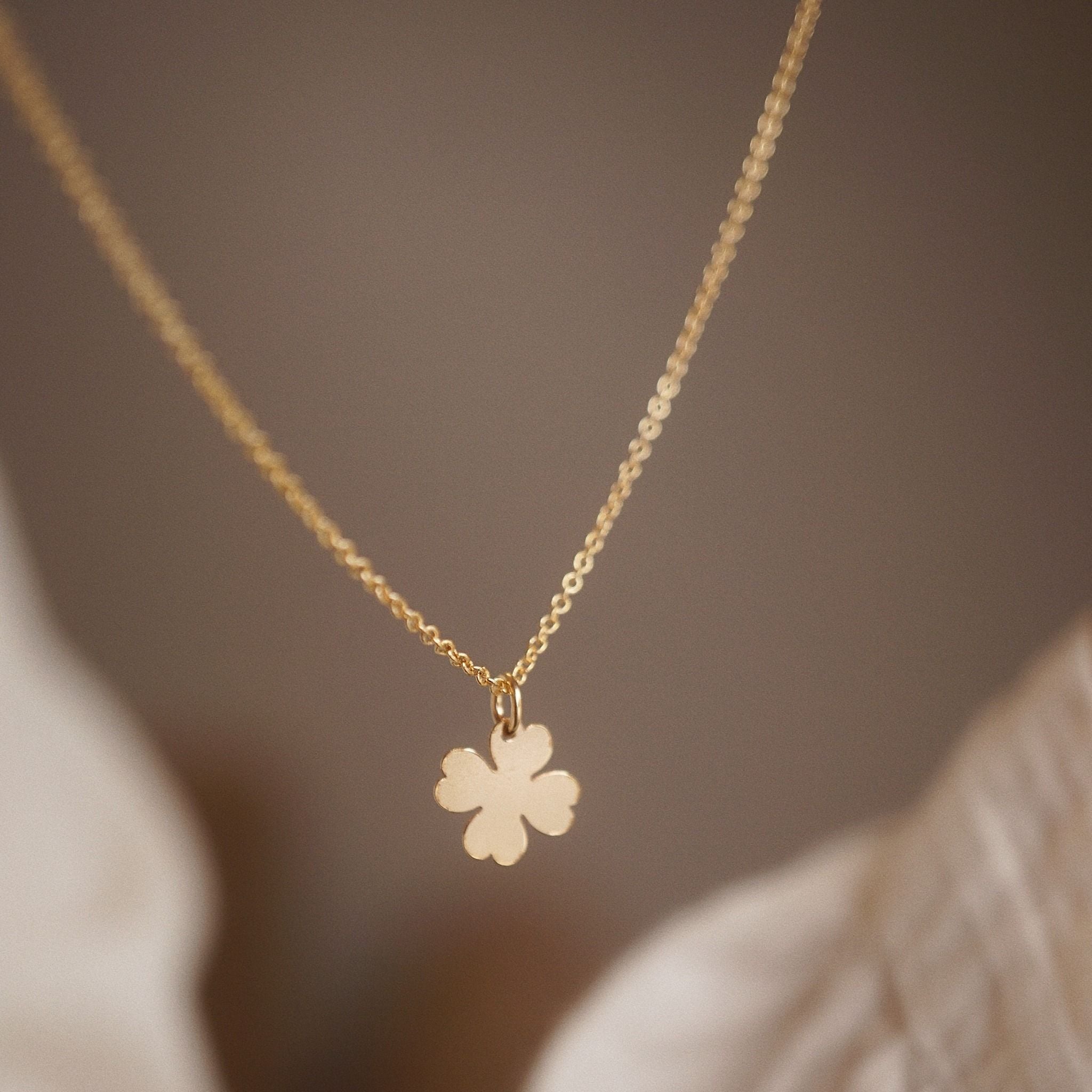  CLOVER LEAF NECKLACE 