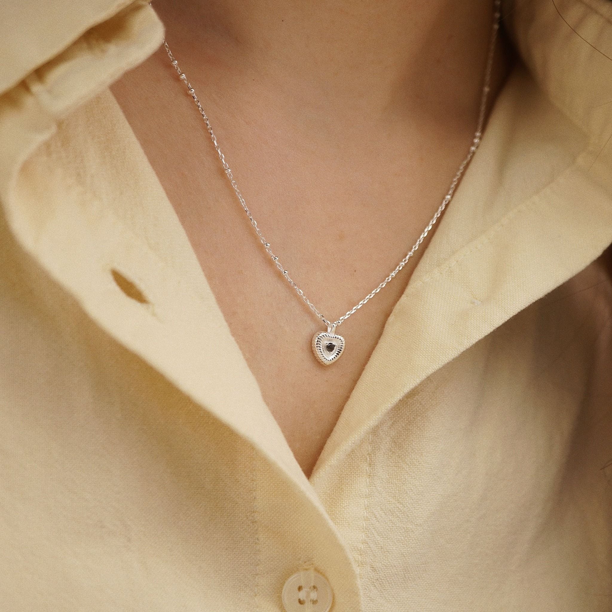  LINE HEART STONE NECKLACE (S) 