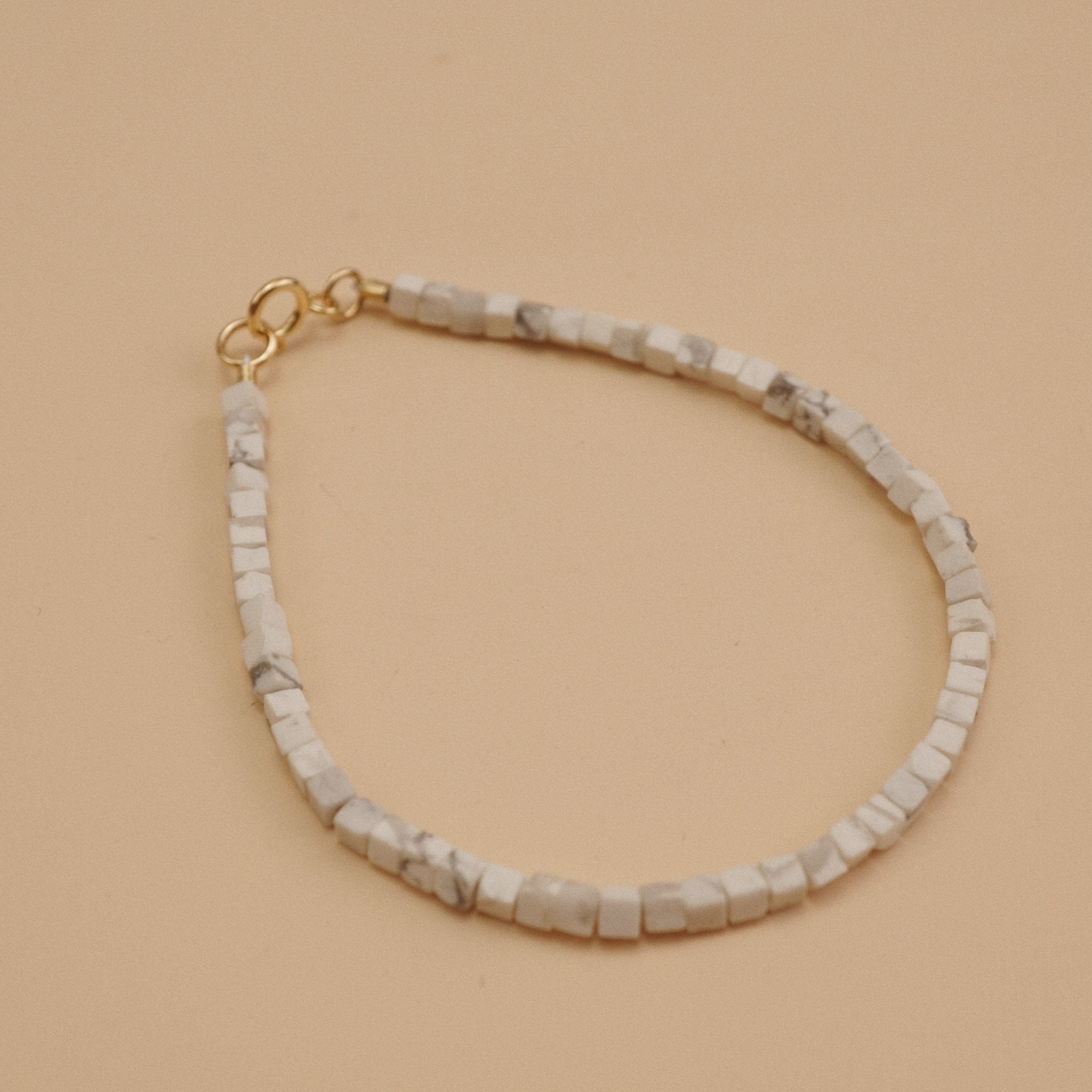  HOWLITE STONE BRACELET 