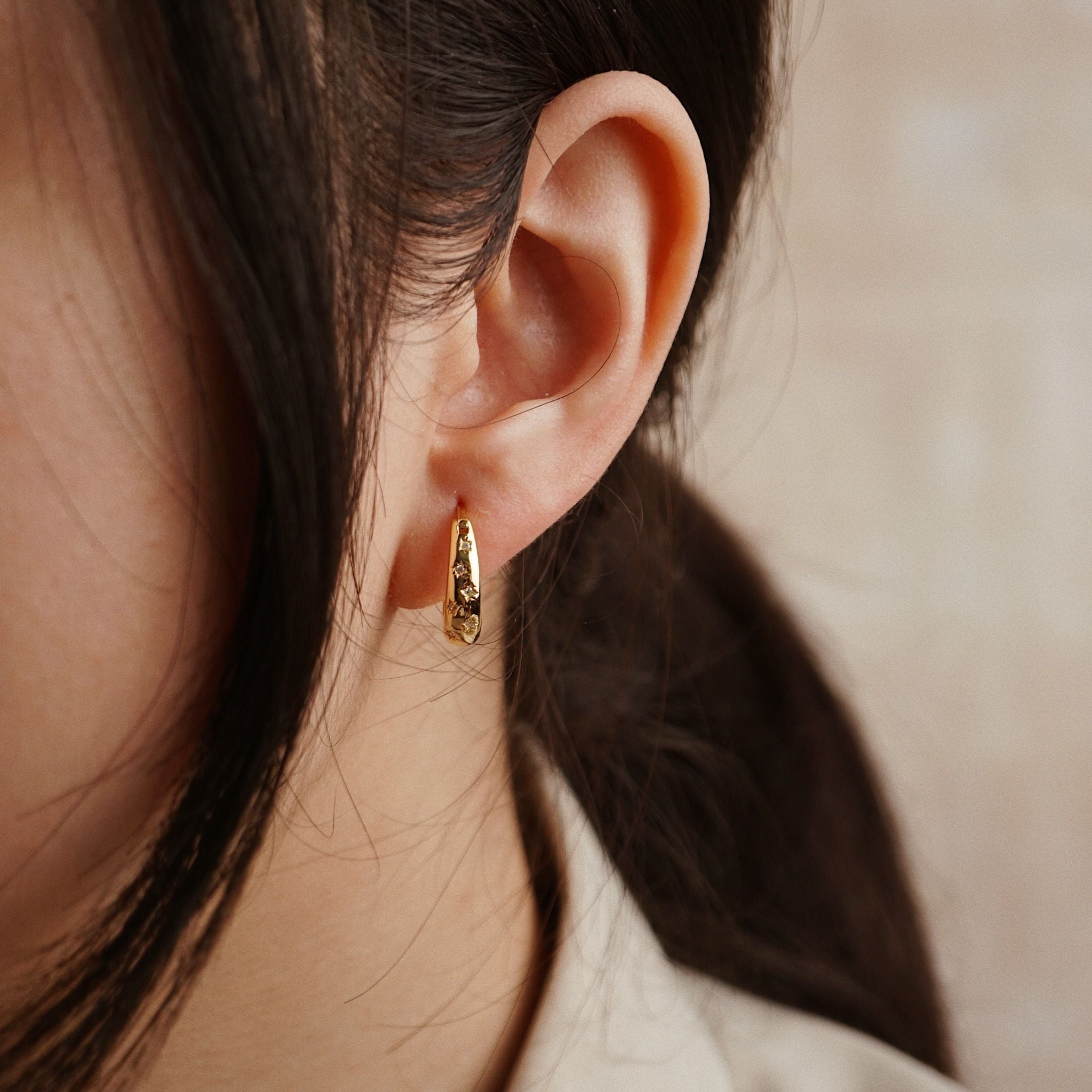  COSMIC CHUNKY HOOP EARRINGS 