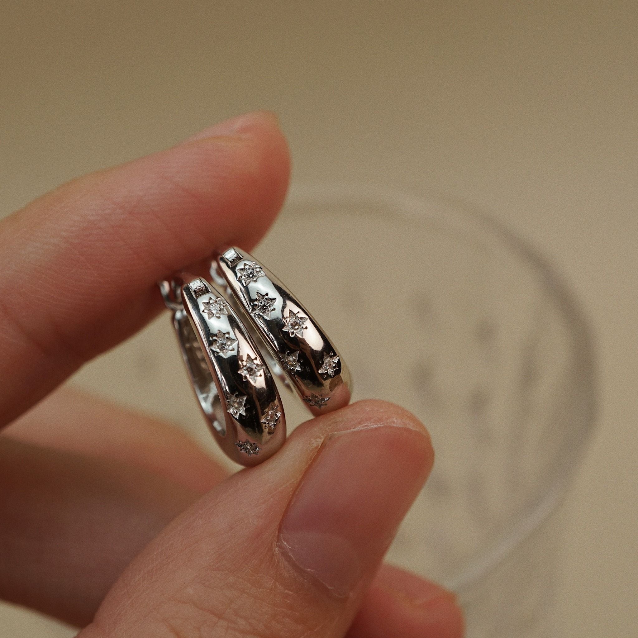  COSMIC CHUNKY HOOP EARRINGS 