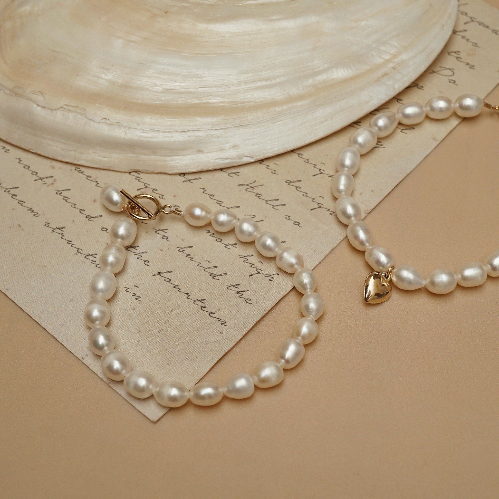  TOGGLE CLASP BOLD RICE SHAPE PEARL BRACELET 
