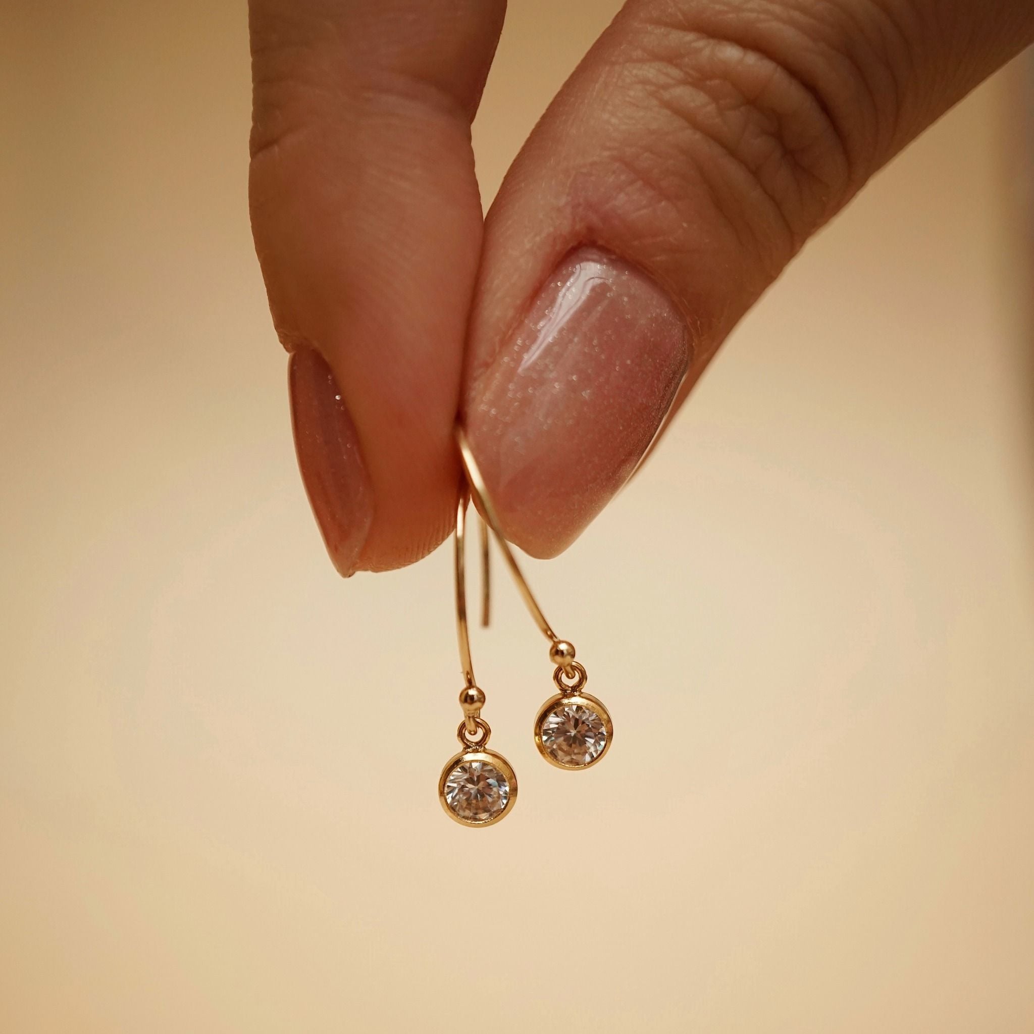  STONE OPEN HOOP EARRINGS 