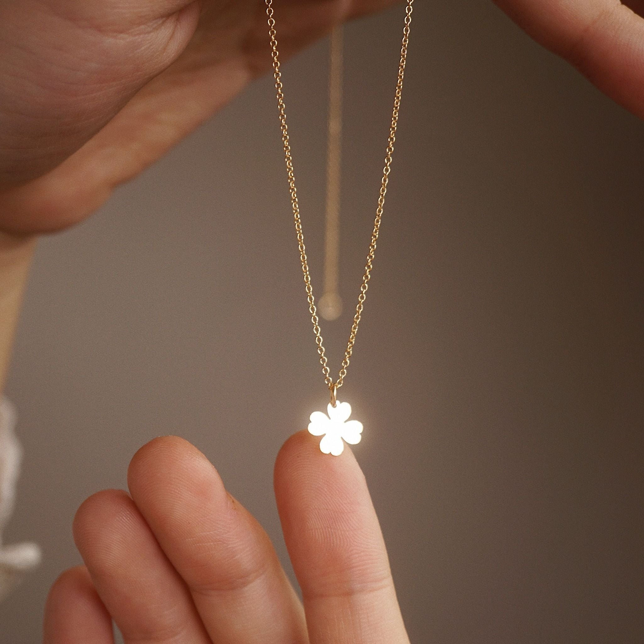 CLOVER LEAF NECKLACE 