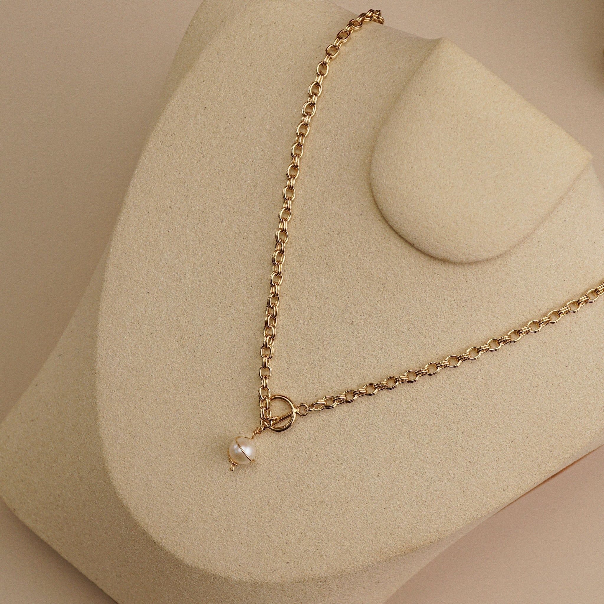  PEARL PLANET - TOGGLE CLASP DOUBLE OVAL NECKLACE 