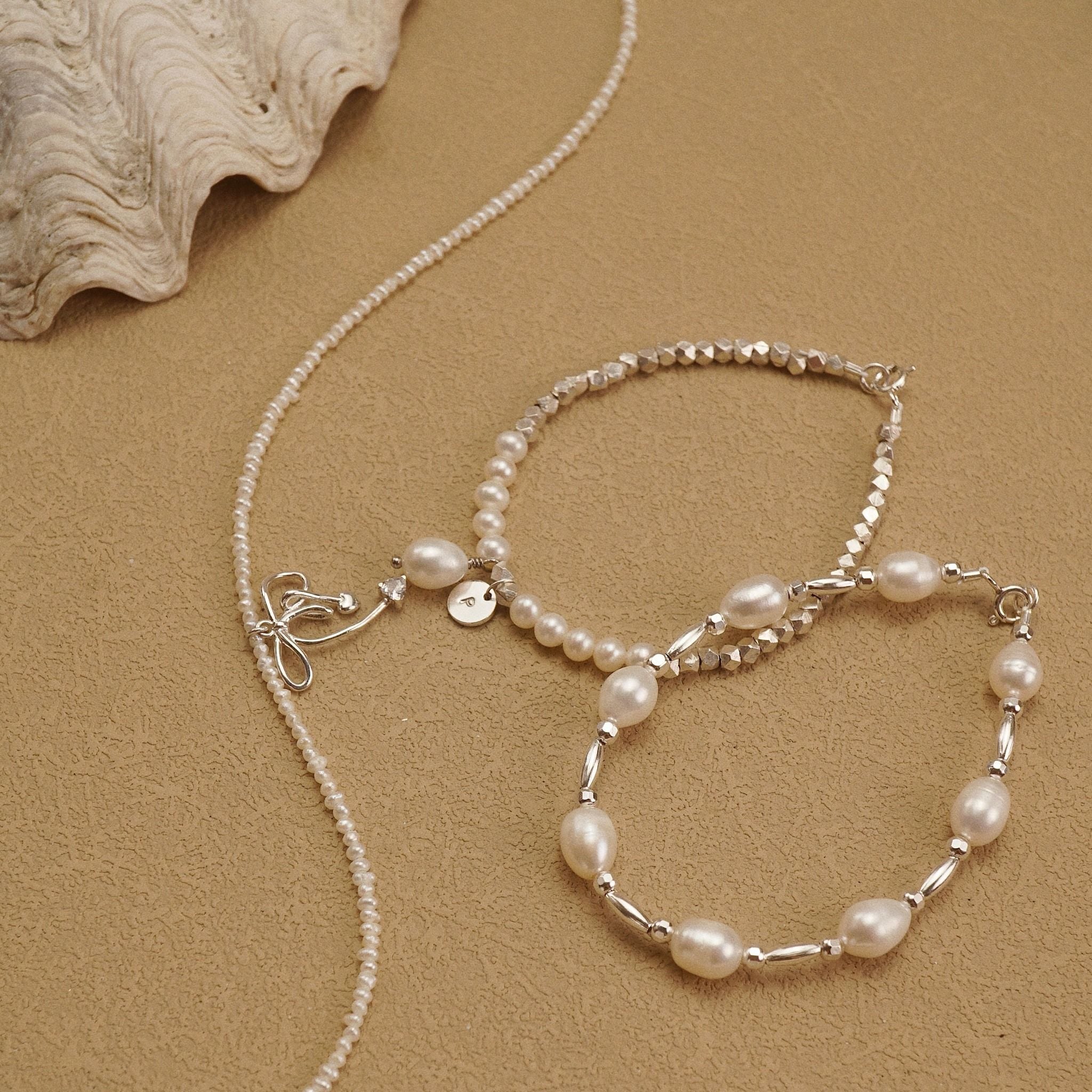  MINI DISC & BOLD PEARL SUNDANCE MIX ROUND PEARL BRACELET (S) 