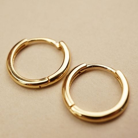 BASIC HOOP EARRINGS