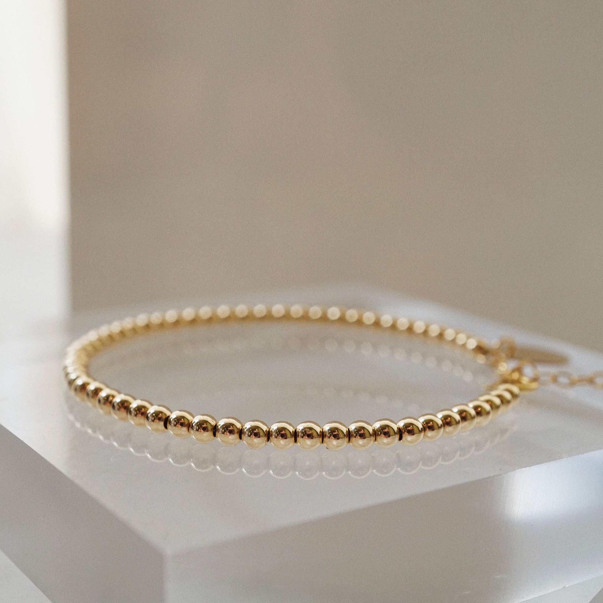  ROUND BEADED BRACELET 