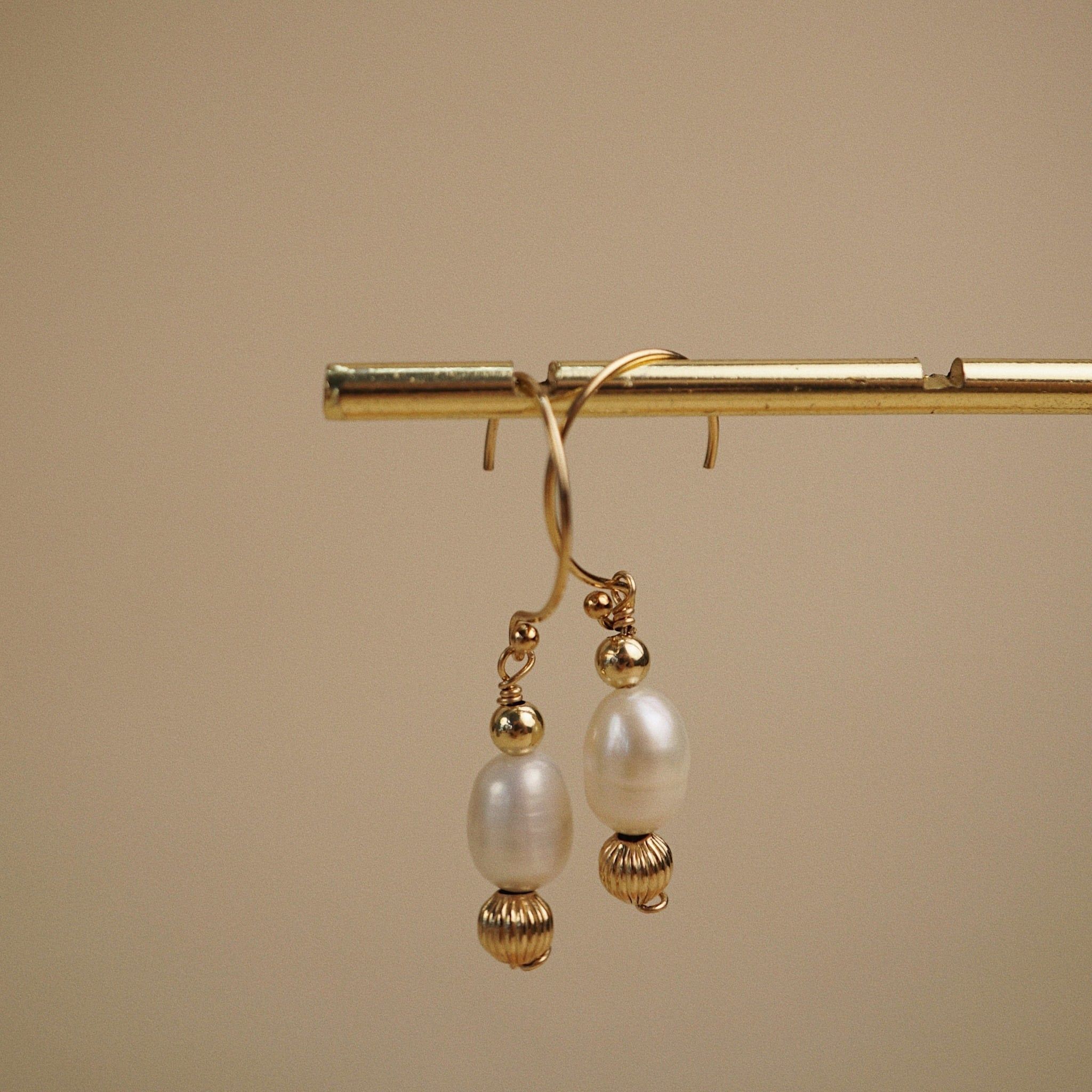  BOLD PEARL MIX BEADED OPEN HOOP EARRINGS 